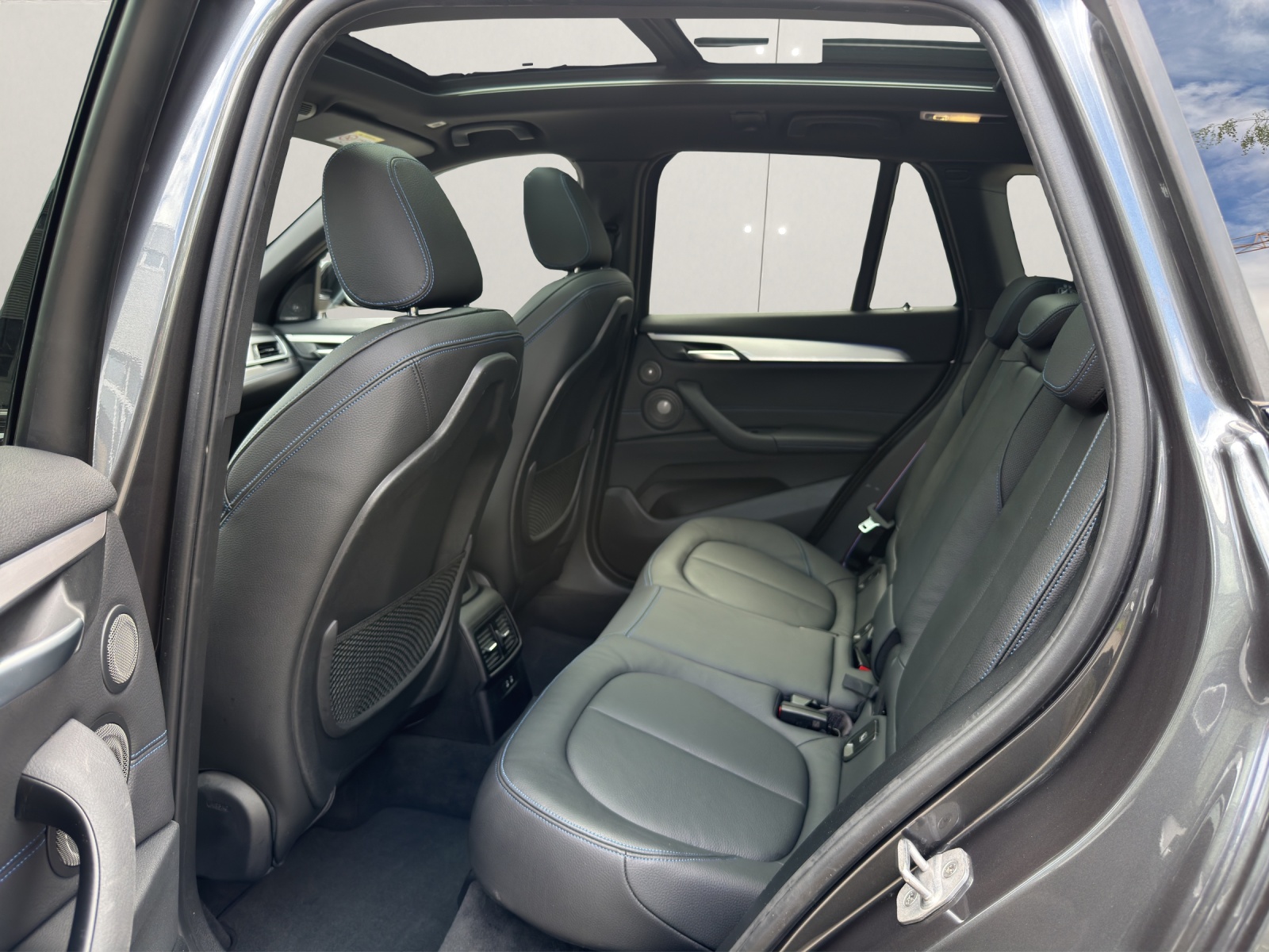BMW X1 xDrive 25d M Sport Steptronic-image-11