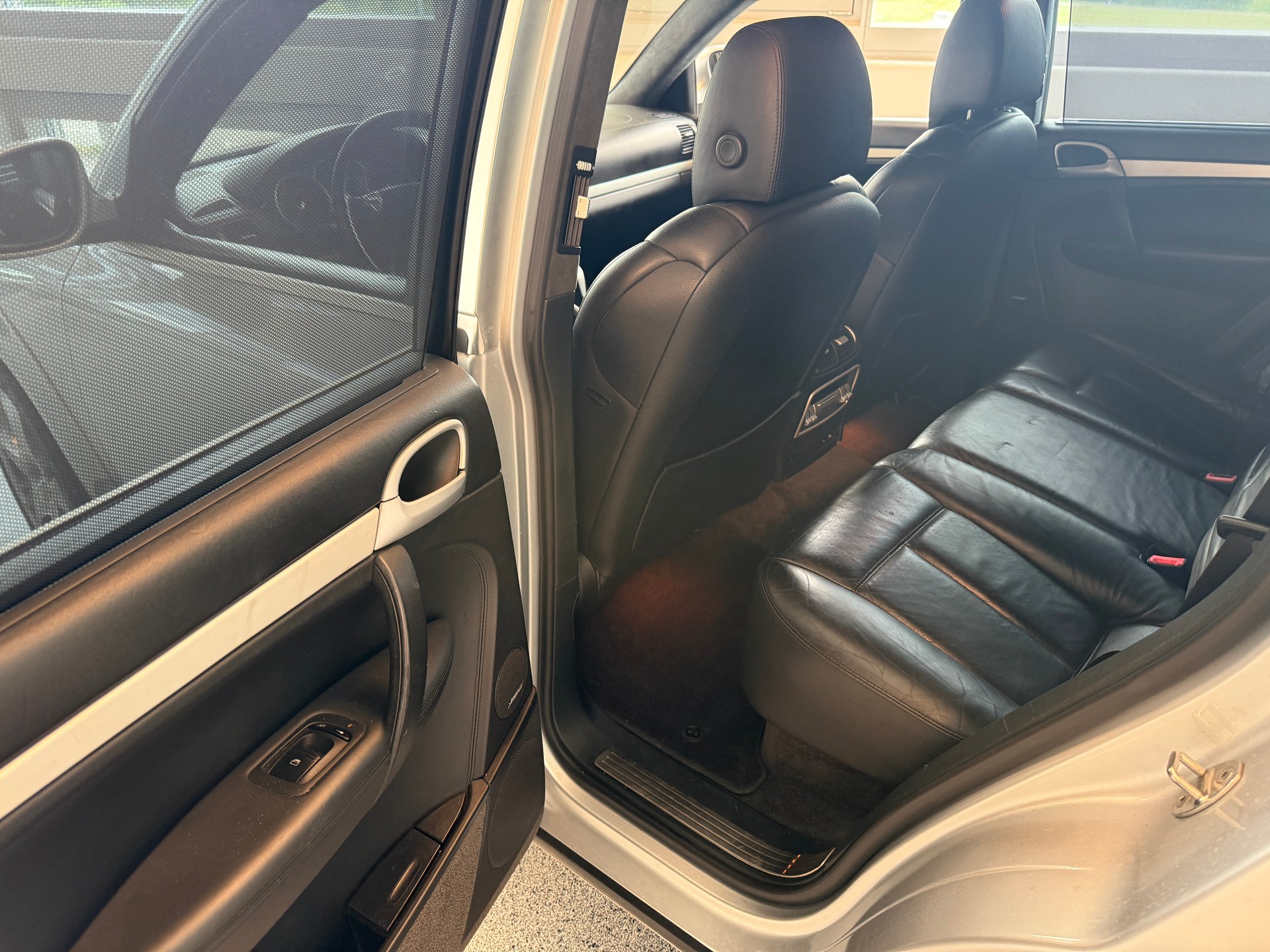 PORSCHE Cayenne Turbo-image-9