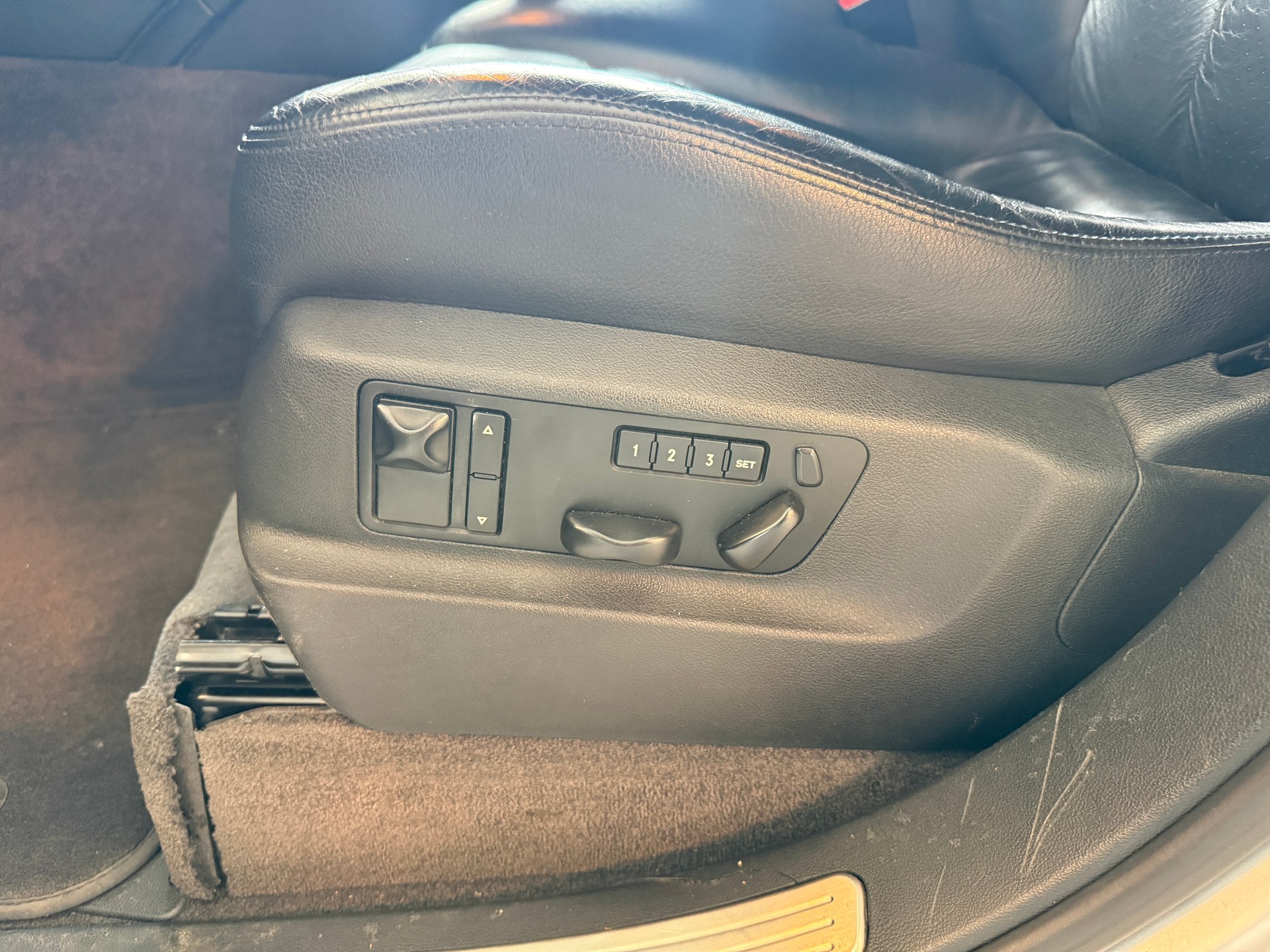 PORSCHE Cayenne Turbo-image-8