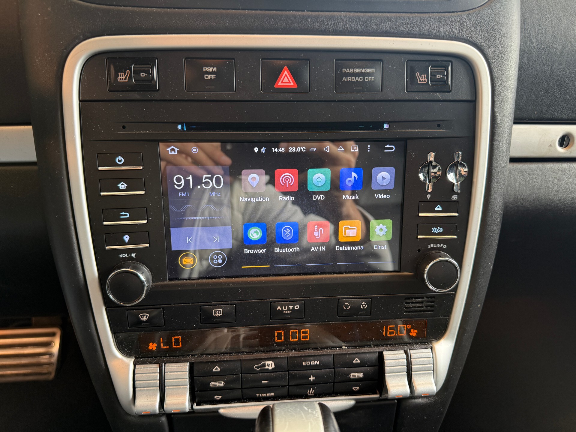 PORSCHE Cayenne Turbo-image-24