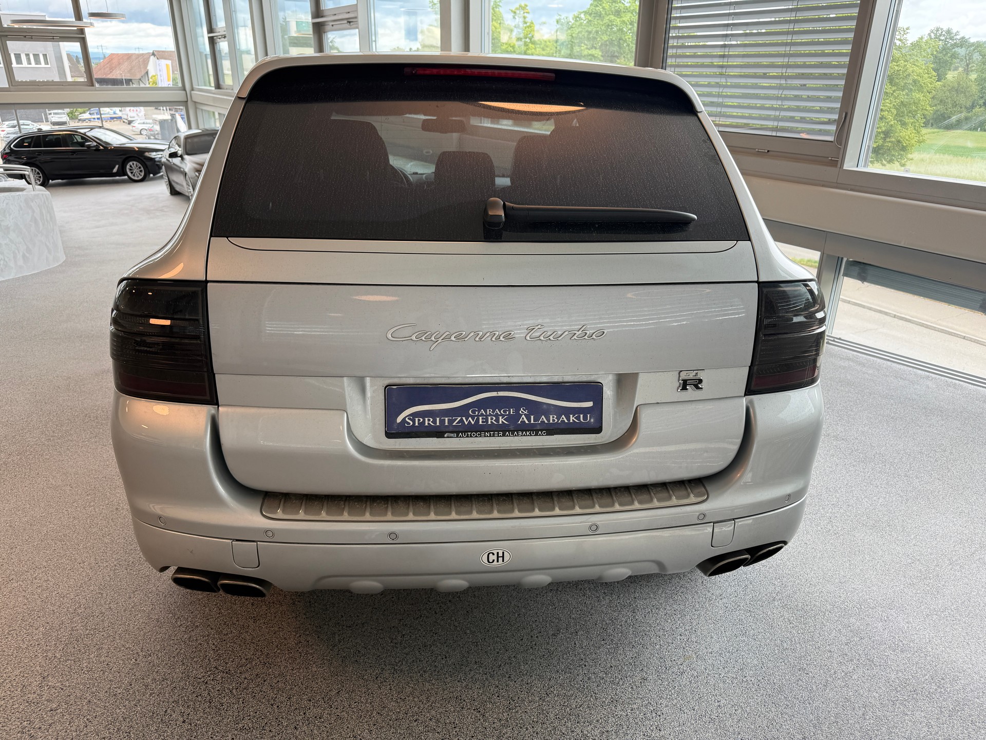 PORSCHE Cayenne Turbo-image-4