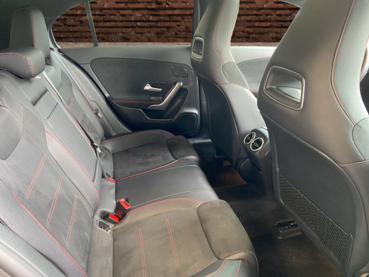 MERCEDES-BENZ A 200 AMG Line-image-12