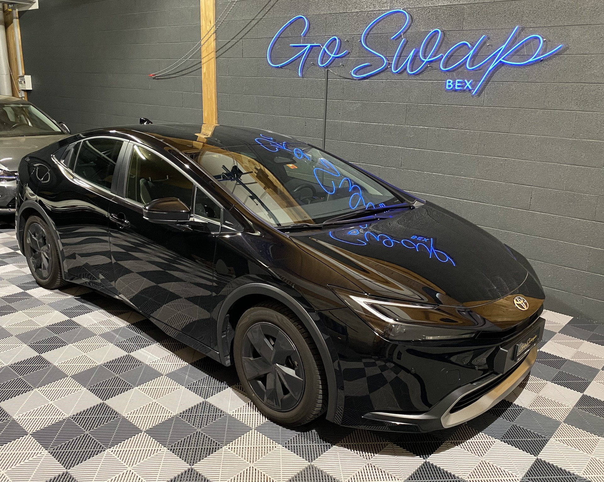 TOYOTA Prius 2.0 VVT-i Plug-in Hybrid Trend
