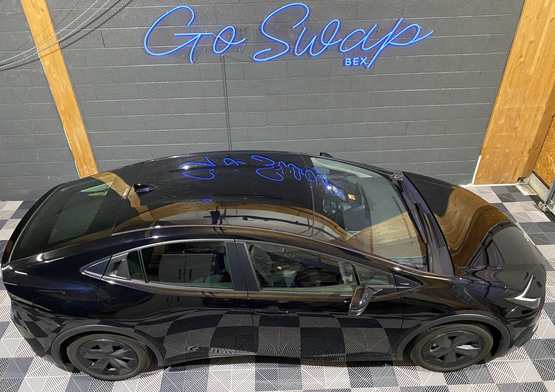 TOYOTA Prius 2.0 VVT-i Plug-in Hybrid Trend-showroom-element-2