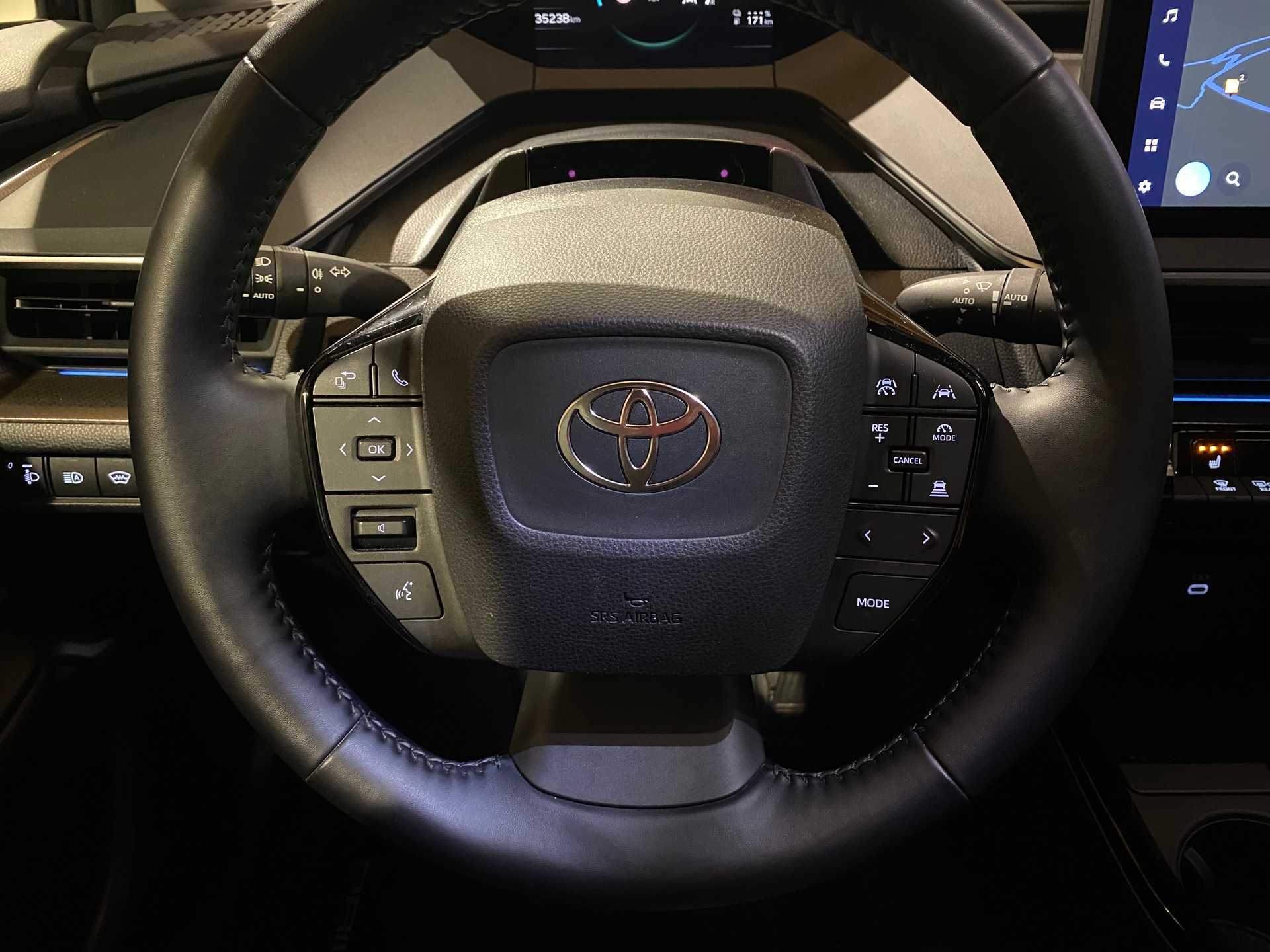 TOYOTA Prius 2.0 VVT-i Plug-in Hybrid Trend-image-23