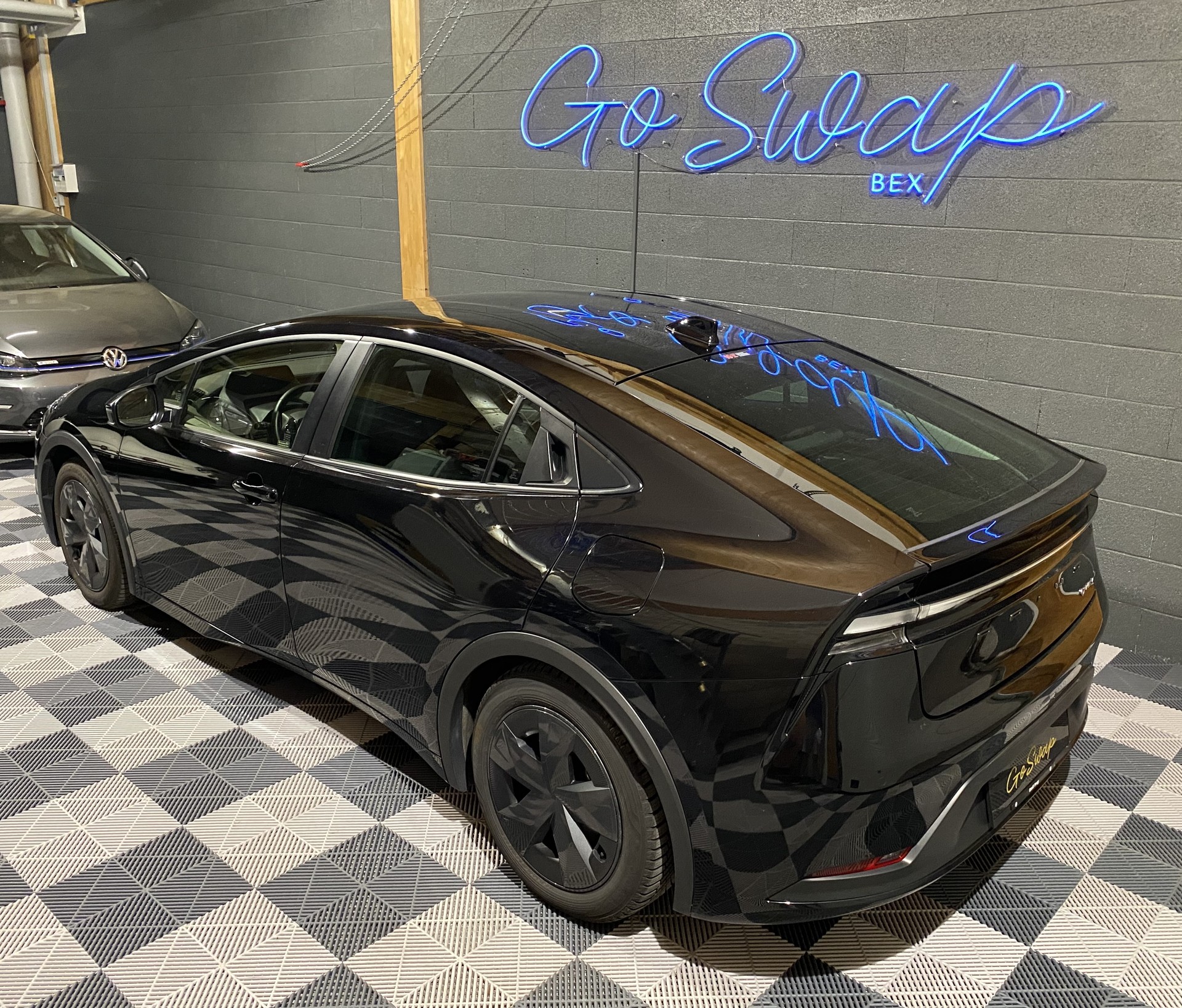 TOYOTA Prius 2.0 VVT-i Plug-in Hybrid Trend-image-9