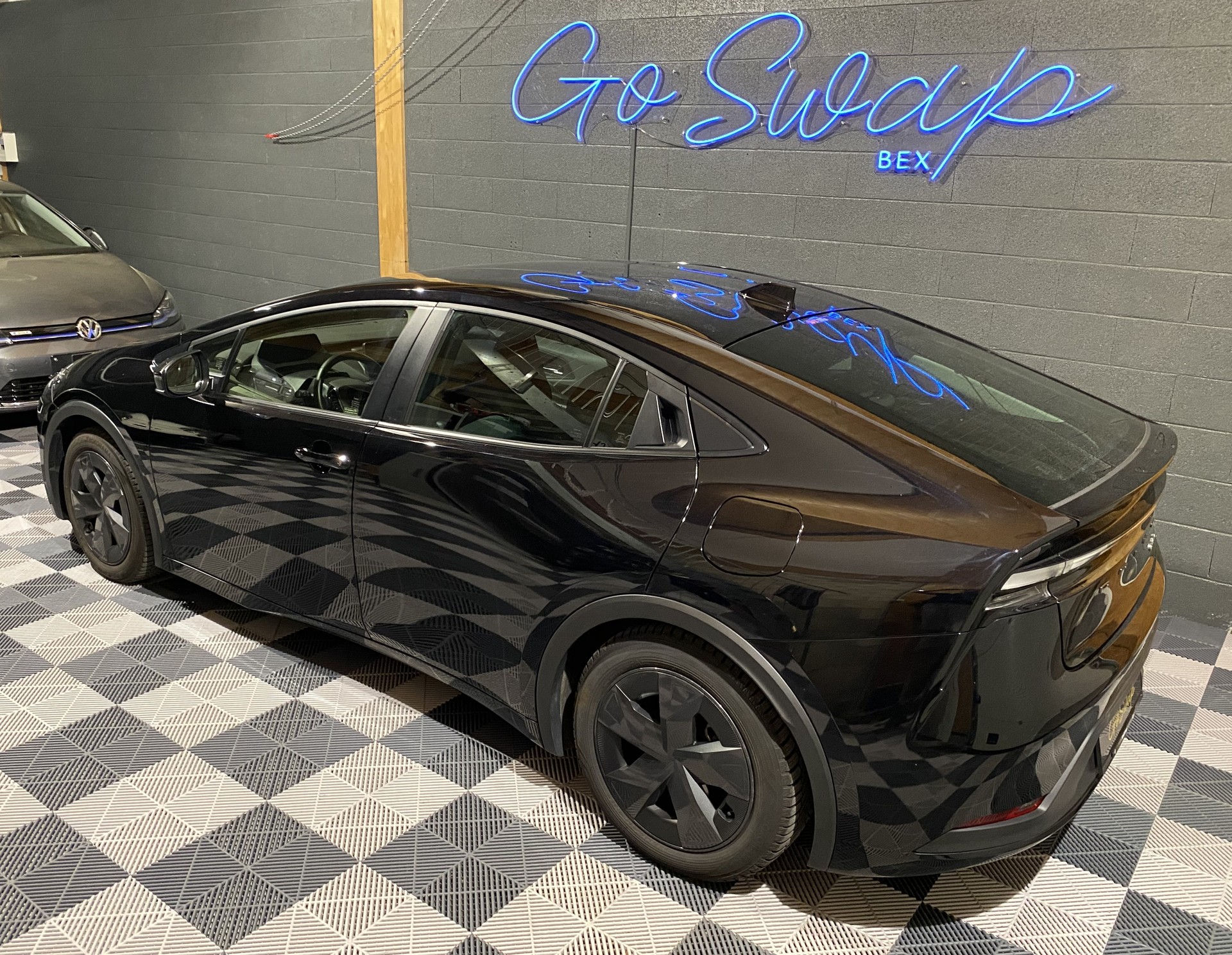 TOYOTA Prius 2.0 VVT-i Plug-in Hybrid Trend-image-8