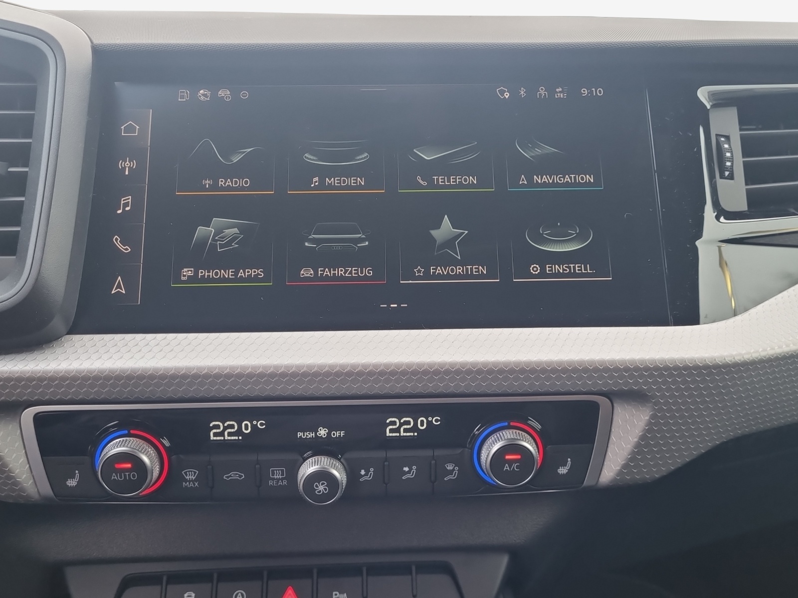 AUDI A1 Sportback 30 TFSI S Line Attraction S-tronic-image-11