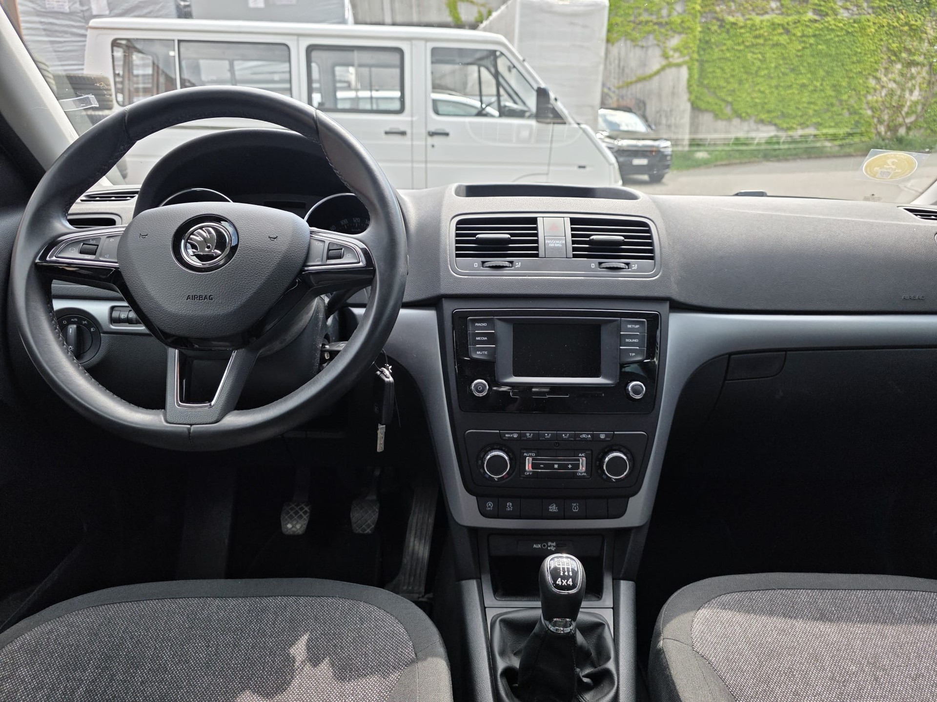 SKODA Yeti 2.0 TDI Active Outdoor 4x4-image-6