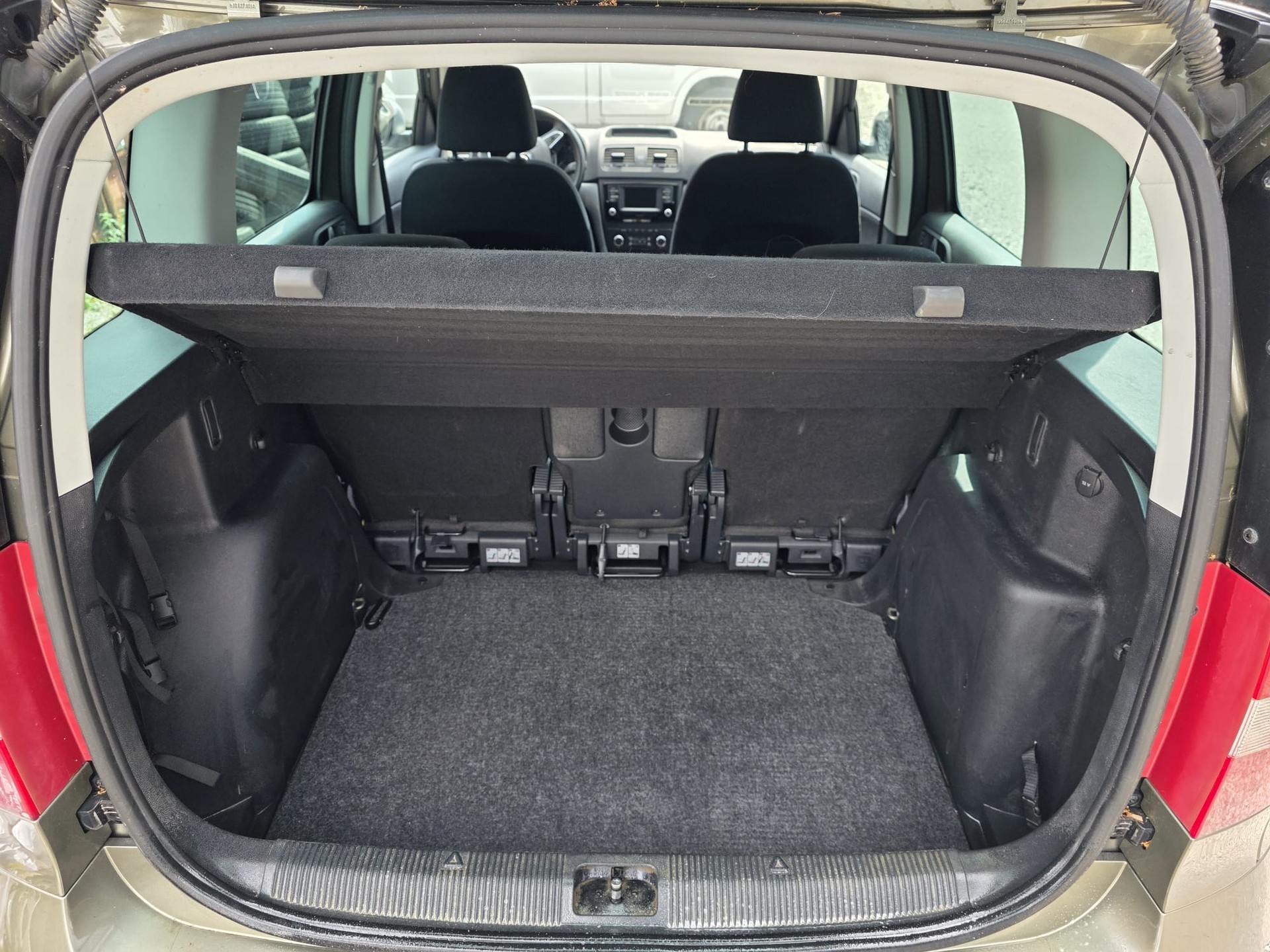 SKODA Yeti 2.0 TDI Active Outdoor 4x4-image-11