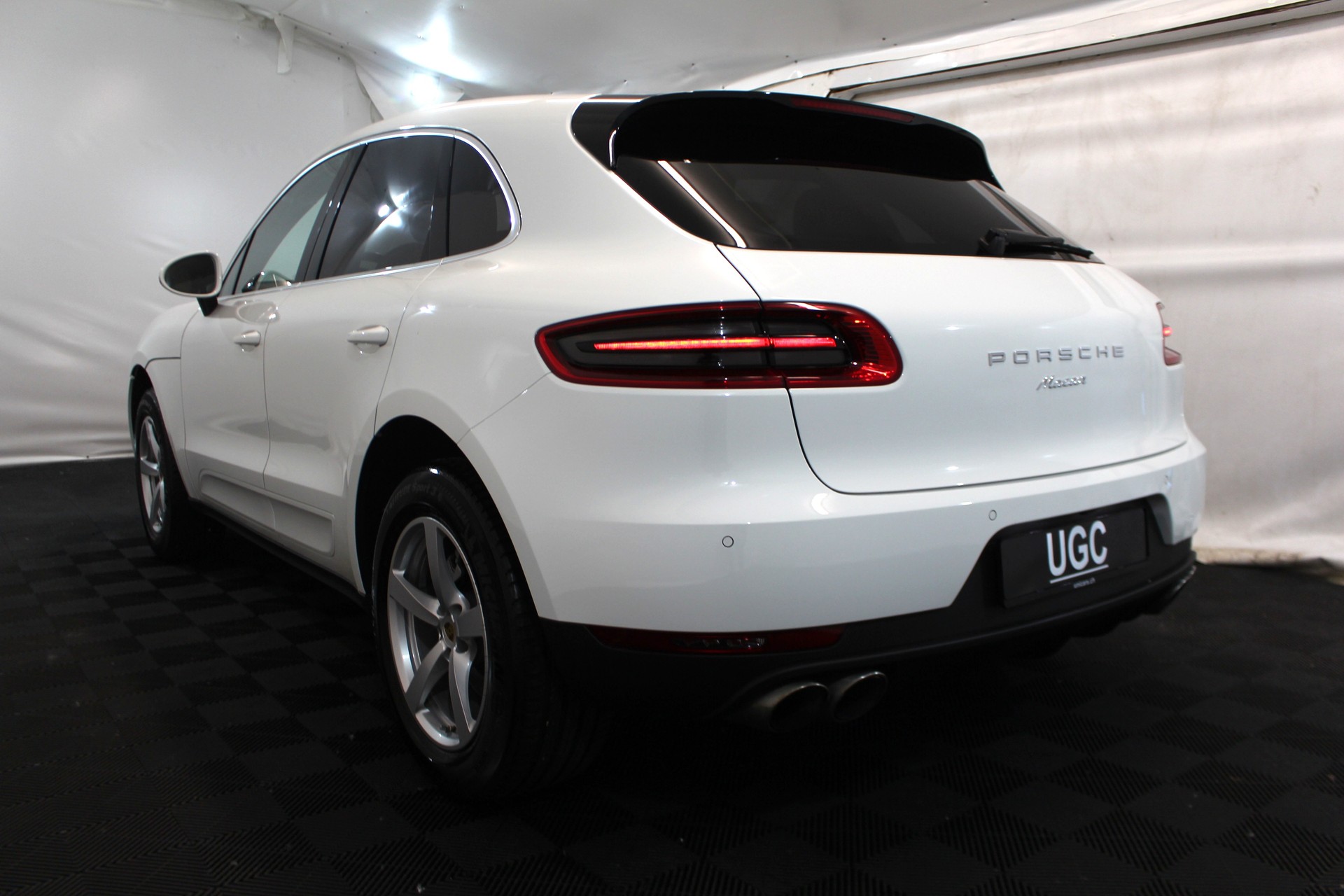 PORSCHE Macan 3.0 V6 S-showroom-element-3