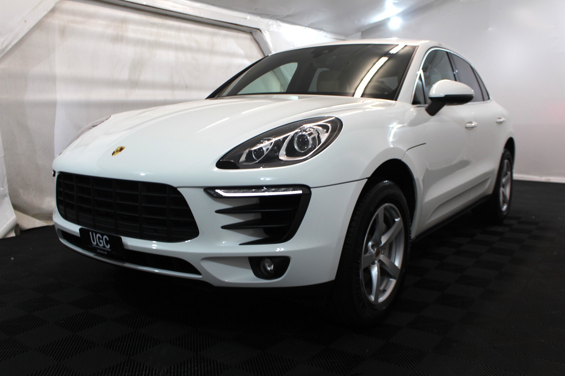 PORSCHE Macan 3.0 V6 S-showroom-element-2