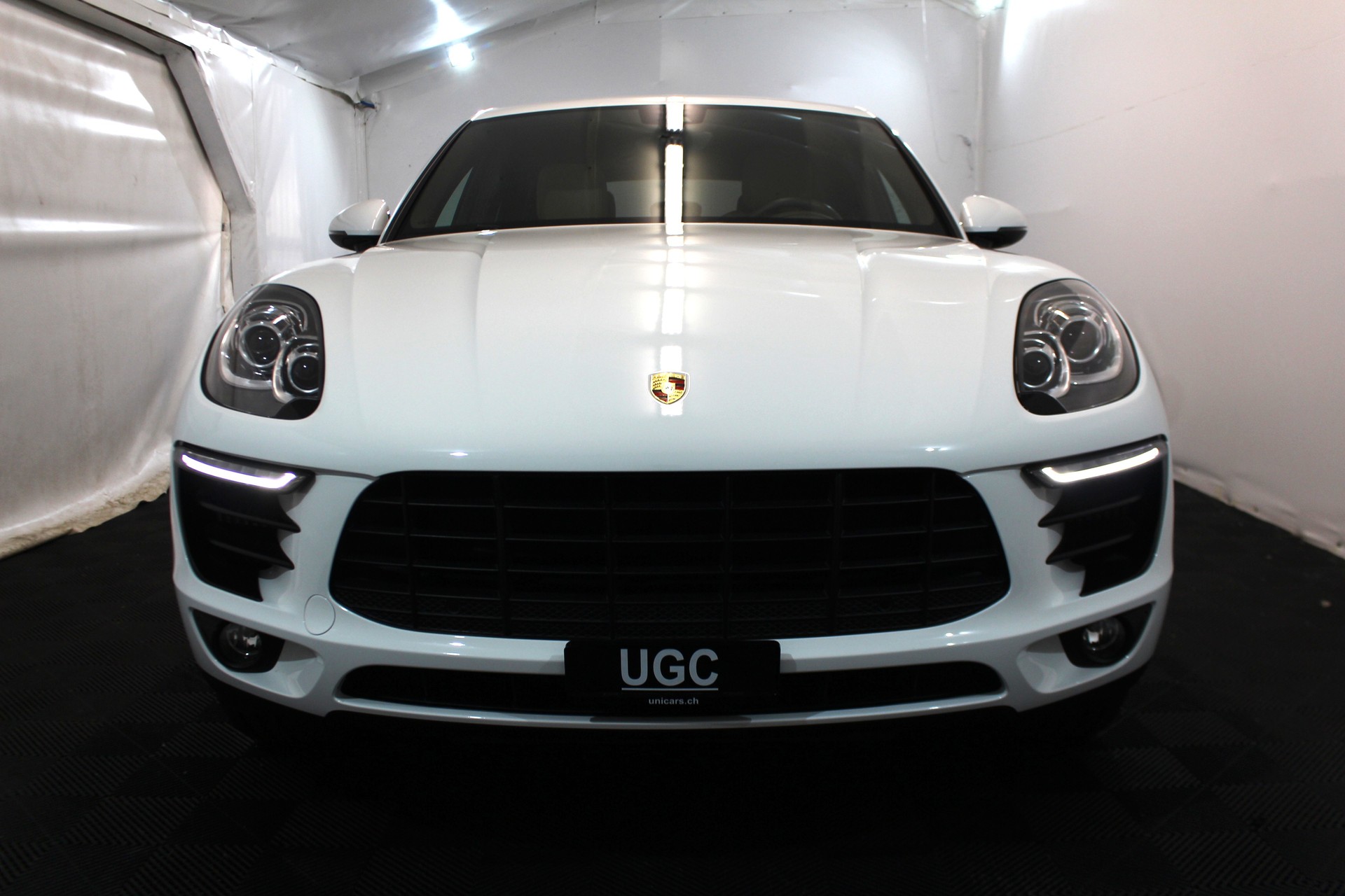 PORSCHE Macan 3.0 V6 S-showroom-element-1
