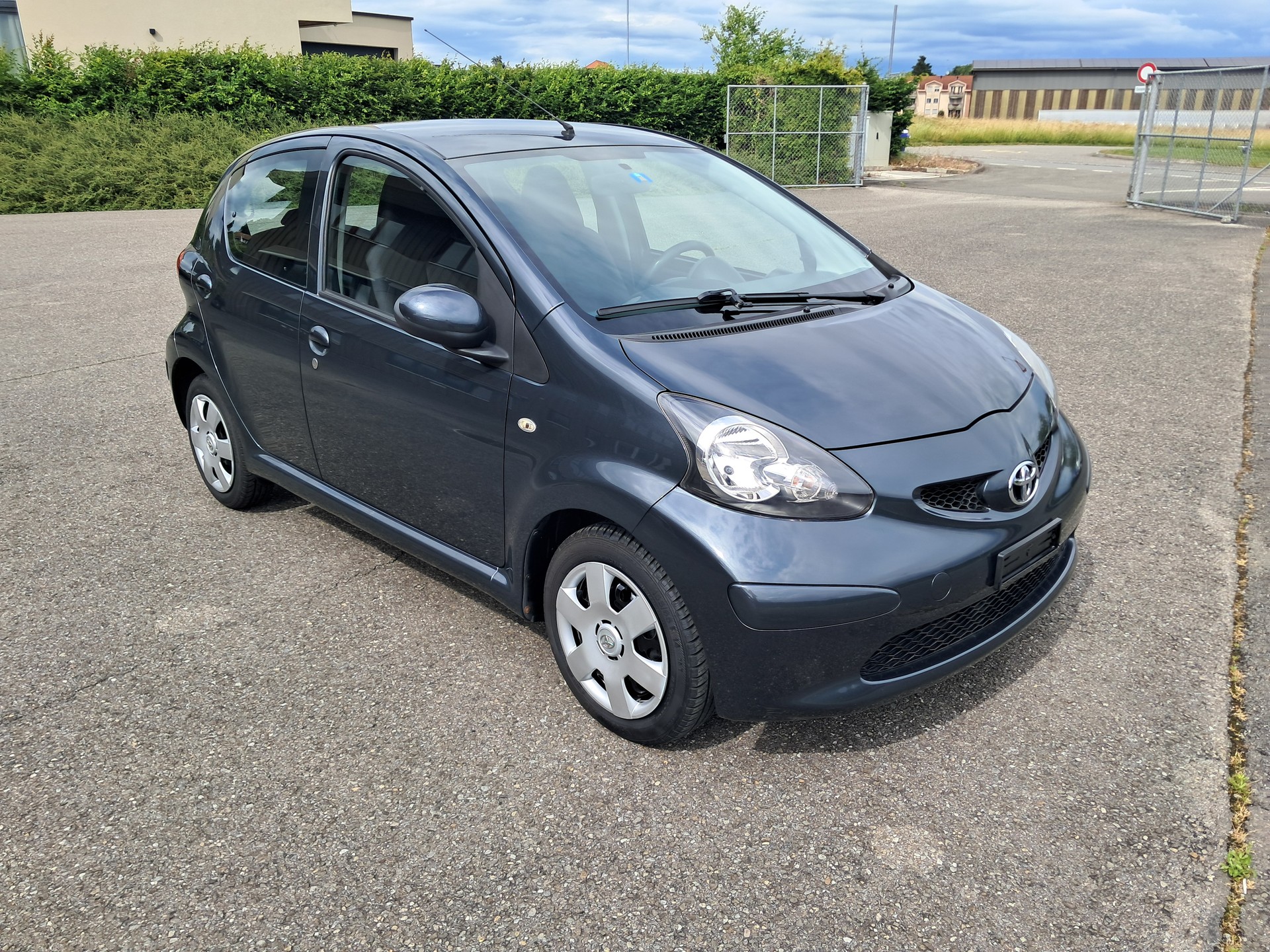 TOYOTA Aygo 1.0 Linea Sol-image-3