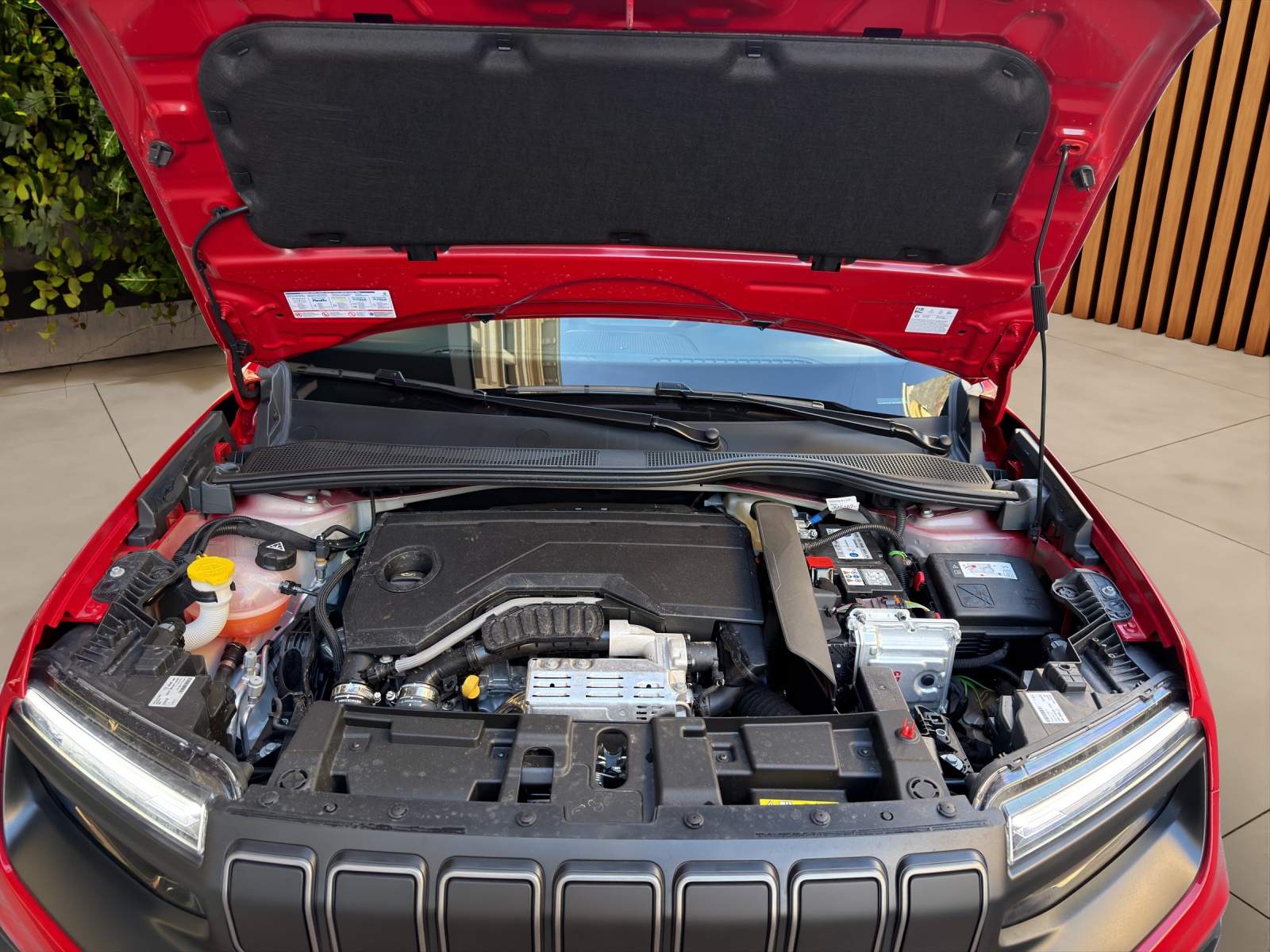 JEEP Avenger 1.2 Turbo MHEV Upland Plus 4xe-image-18