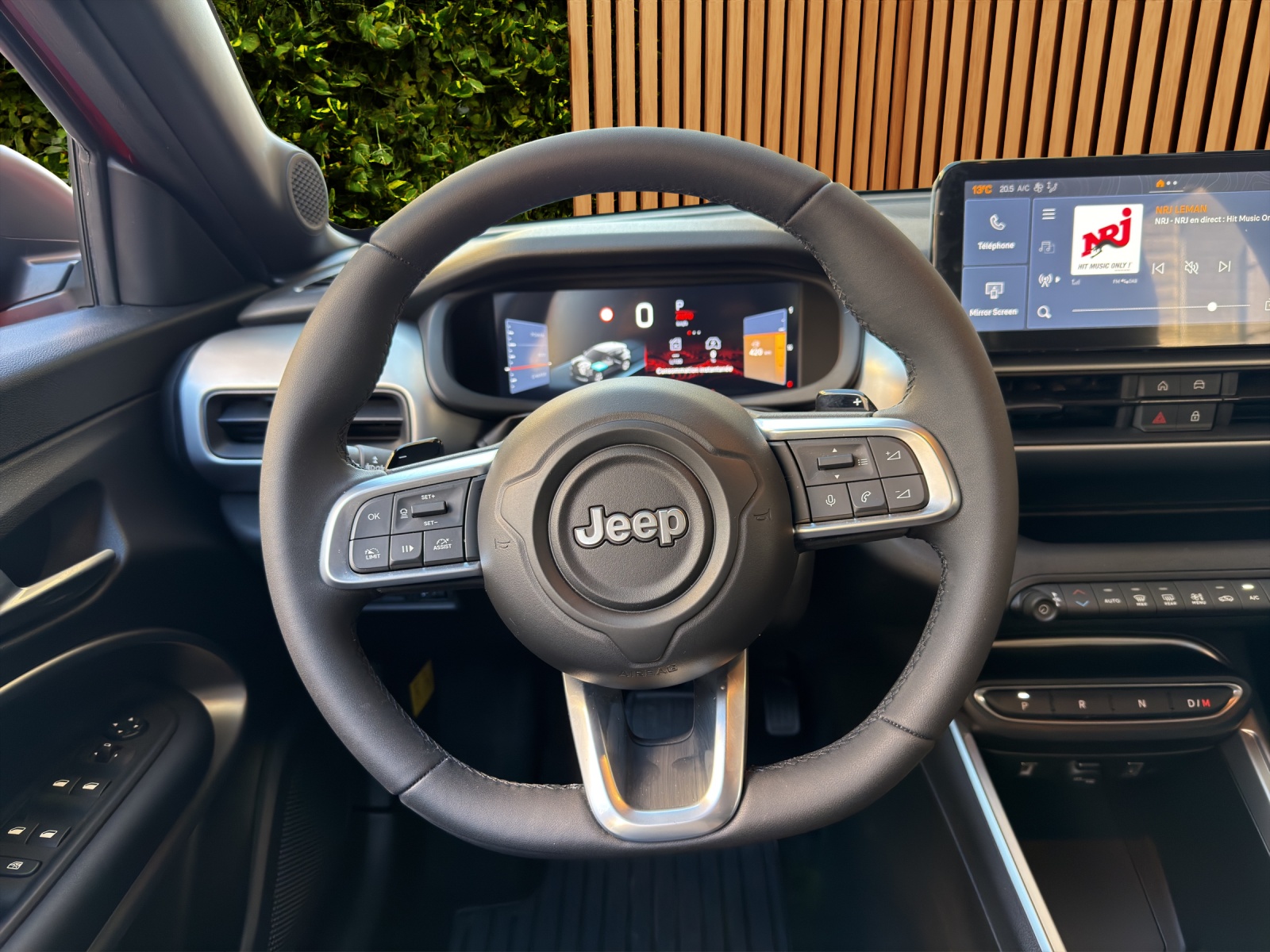 JEEP Avenger 1.2 Turbo MHEV Upland Plus 4xe-image-9