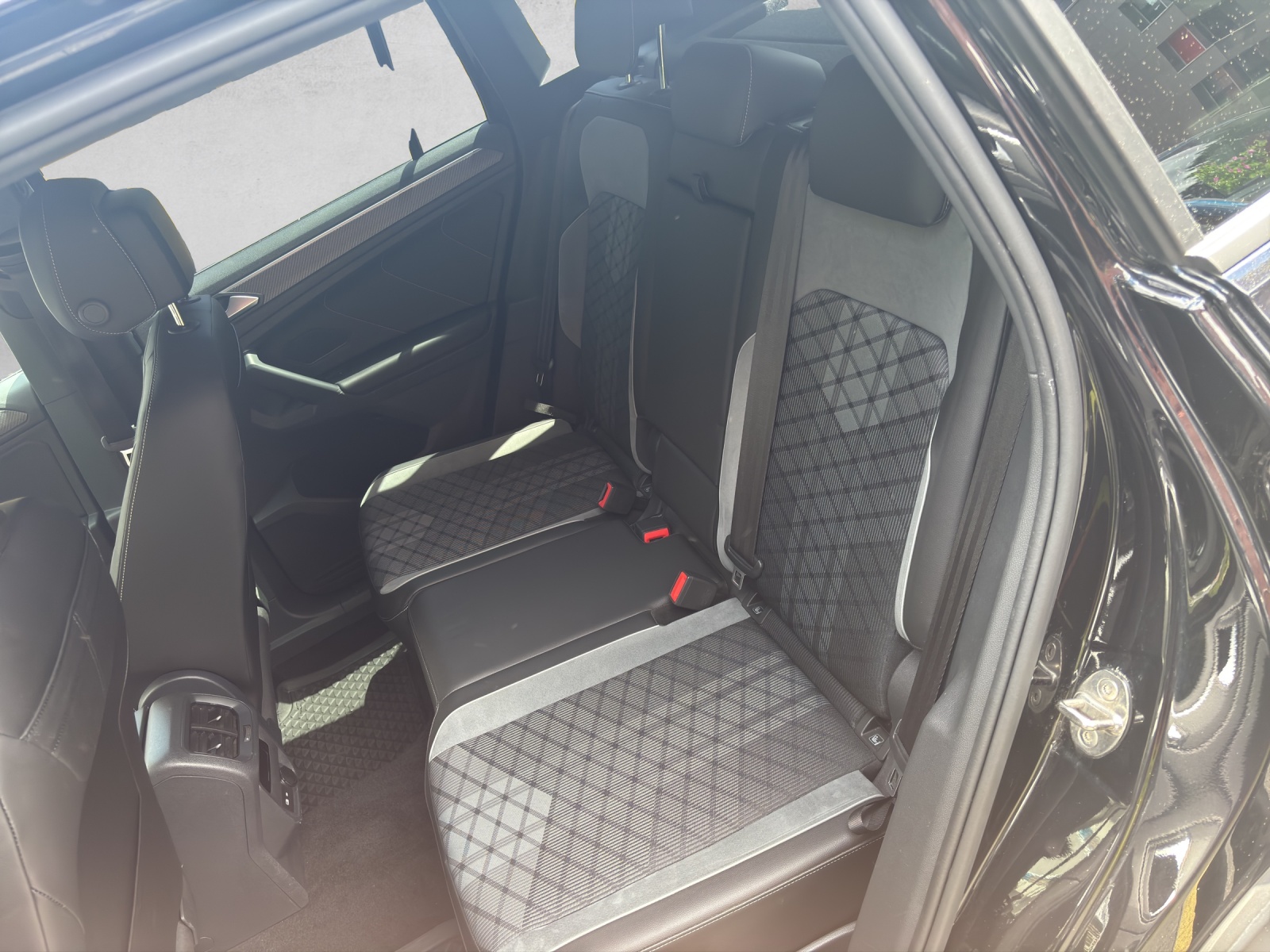 VW Tiguan 2.0 TDI SCR Selection 4Motion DSG-image-9