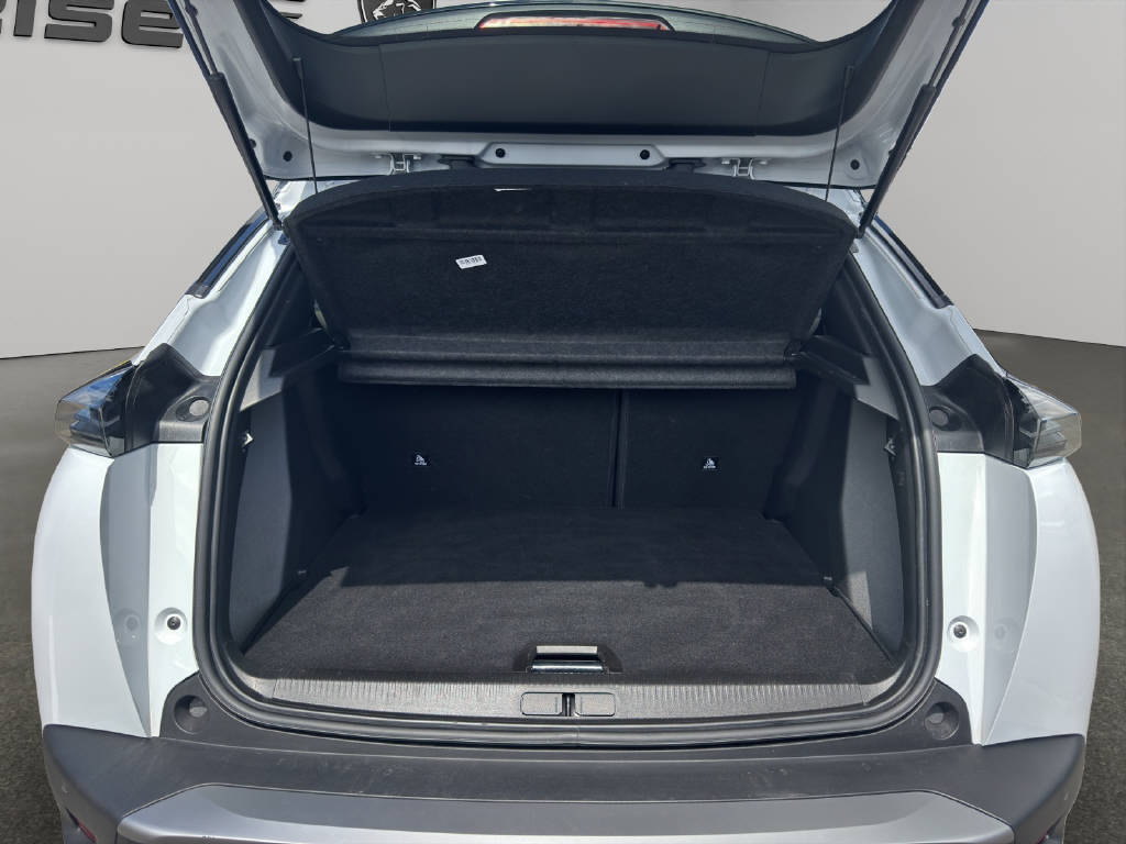 PEUGEOT 2008 1.2 Hybrid 145 GT-image-12