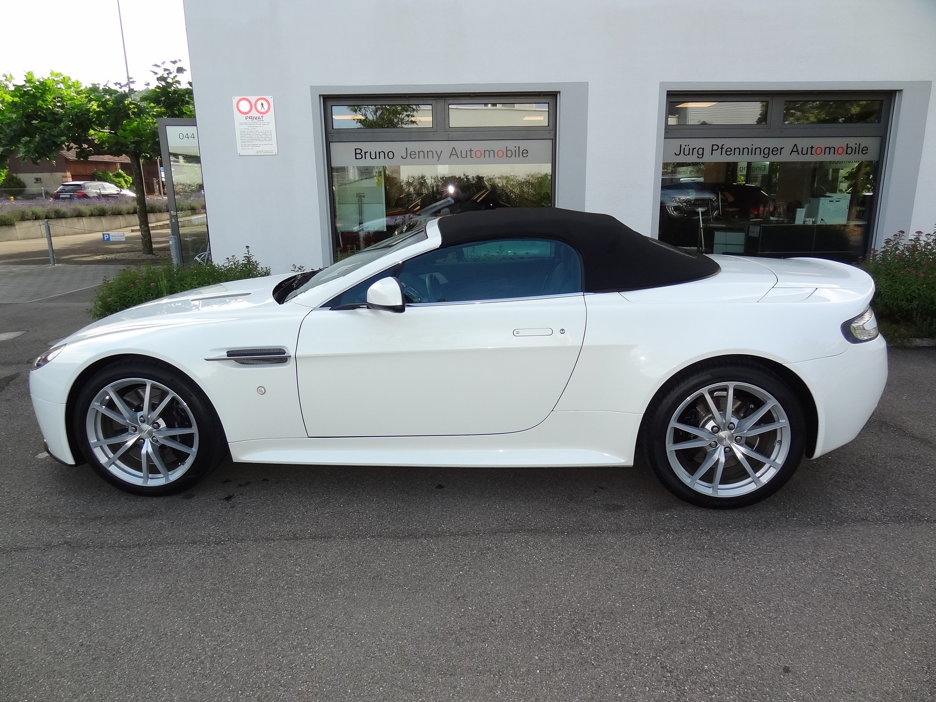 ASTON MARTIN V8 Vantage 4.7 S Sportshift-showroom-element-3