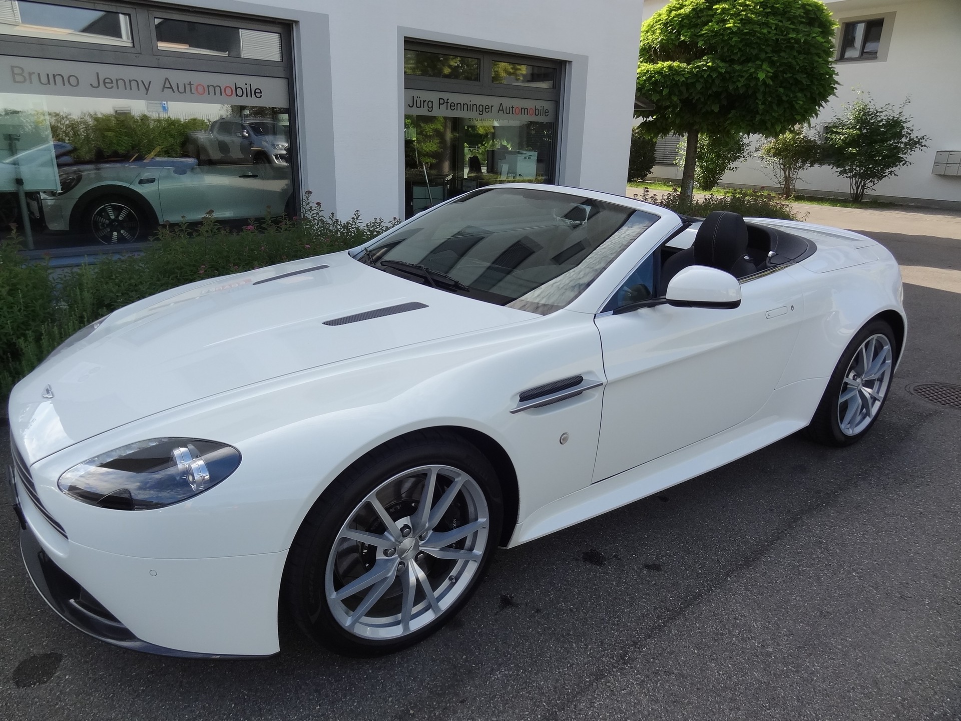 ASTON MARTIN V8 Vantage 4.7 S Sportshift-showroom-element-1