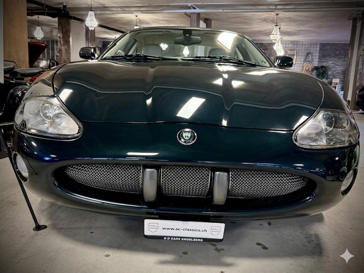 JAGUAR XK8-showroom-element-3