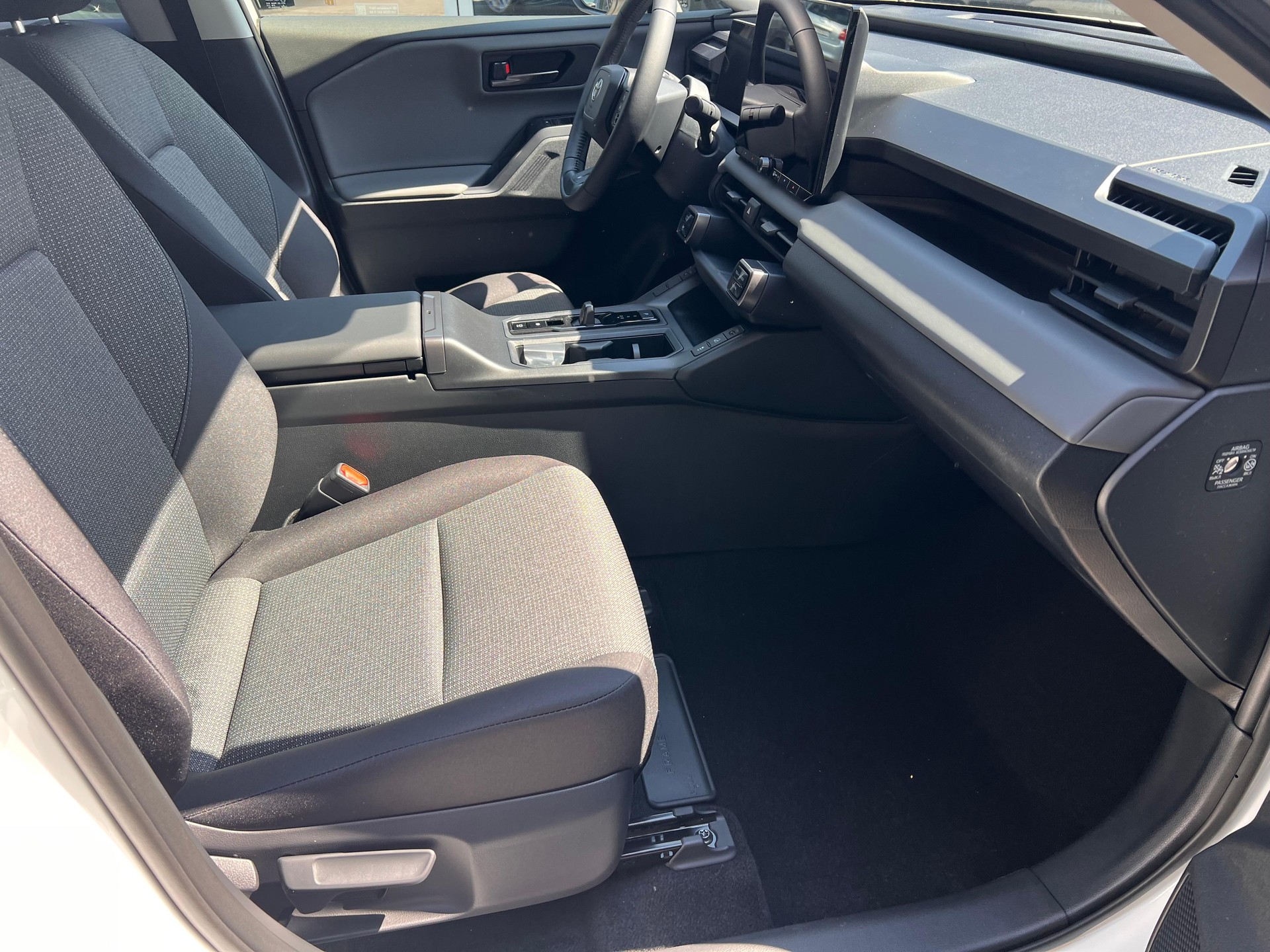TOYOTA RAV4 2.5 HEV Trend-image-12