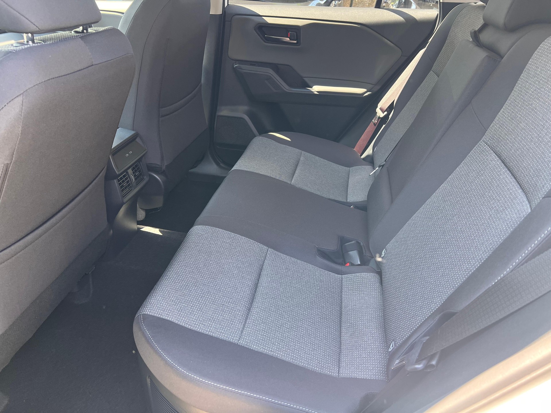 TOYOTA RAV4 2.5 HEV Trend-image-10