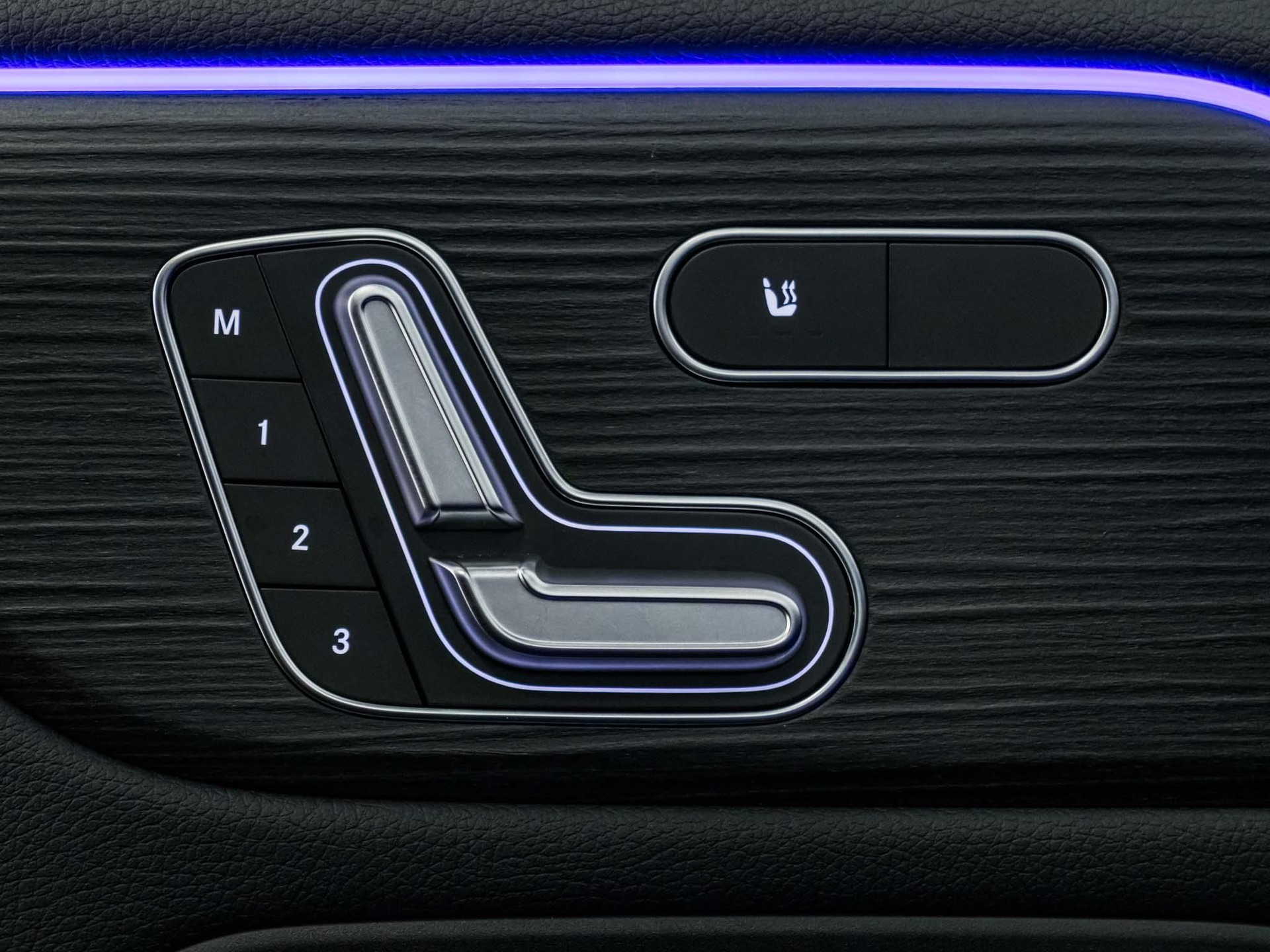 MERCEDES-BENZ GLA 35 AMG 4MATIC-image-12