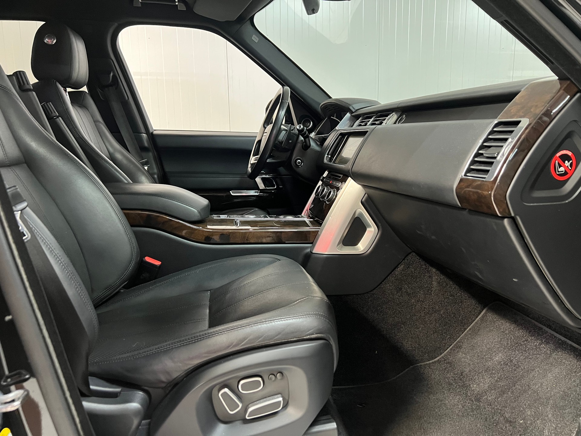 LAND ROVER Range Rover 4.4 SDV8 Vogue Automatic-image-7