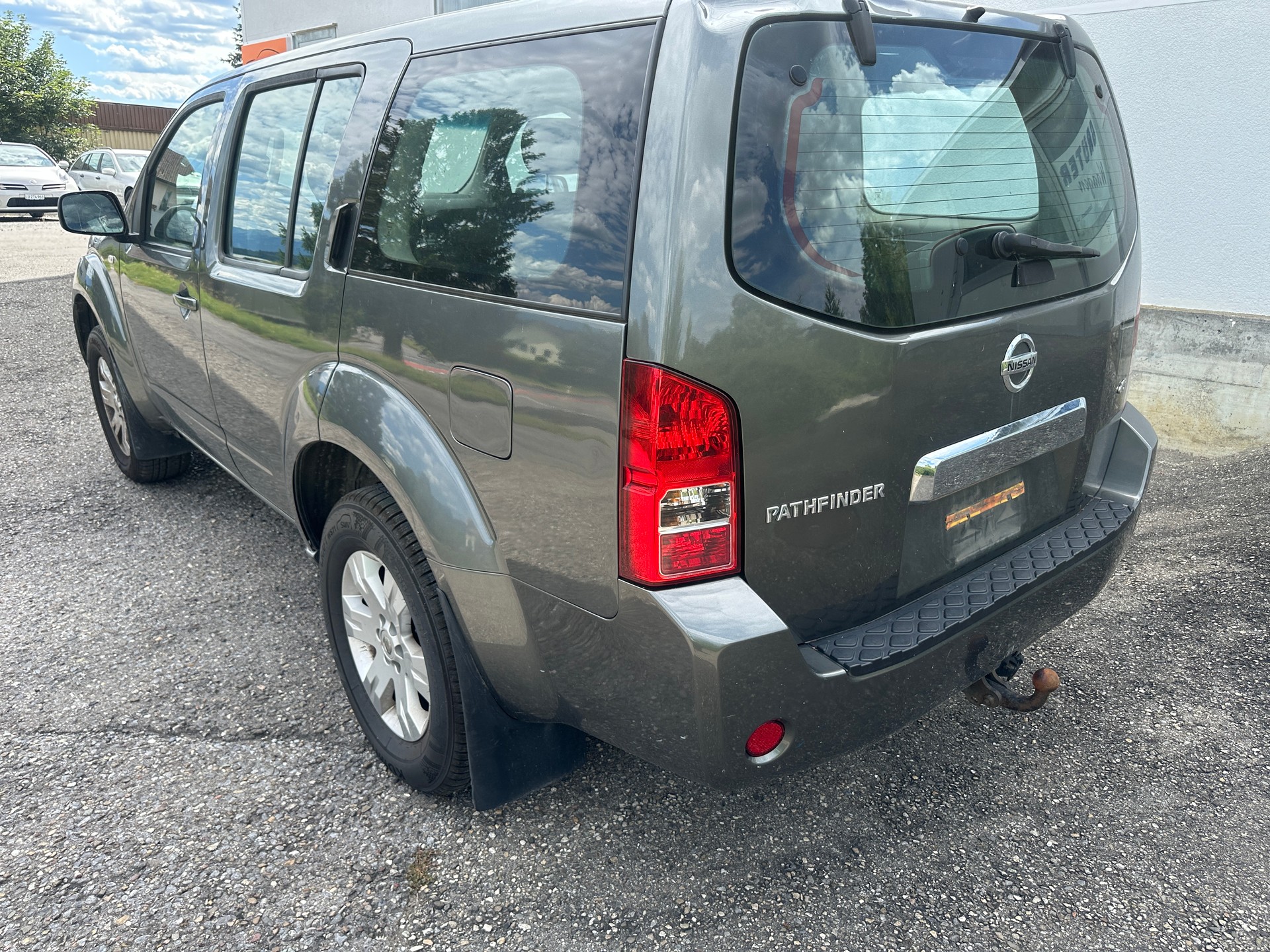 NISSAN Pathfinder 2.5 dCi XE-image-3