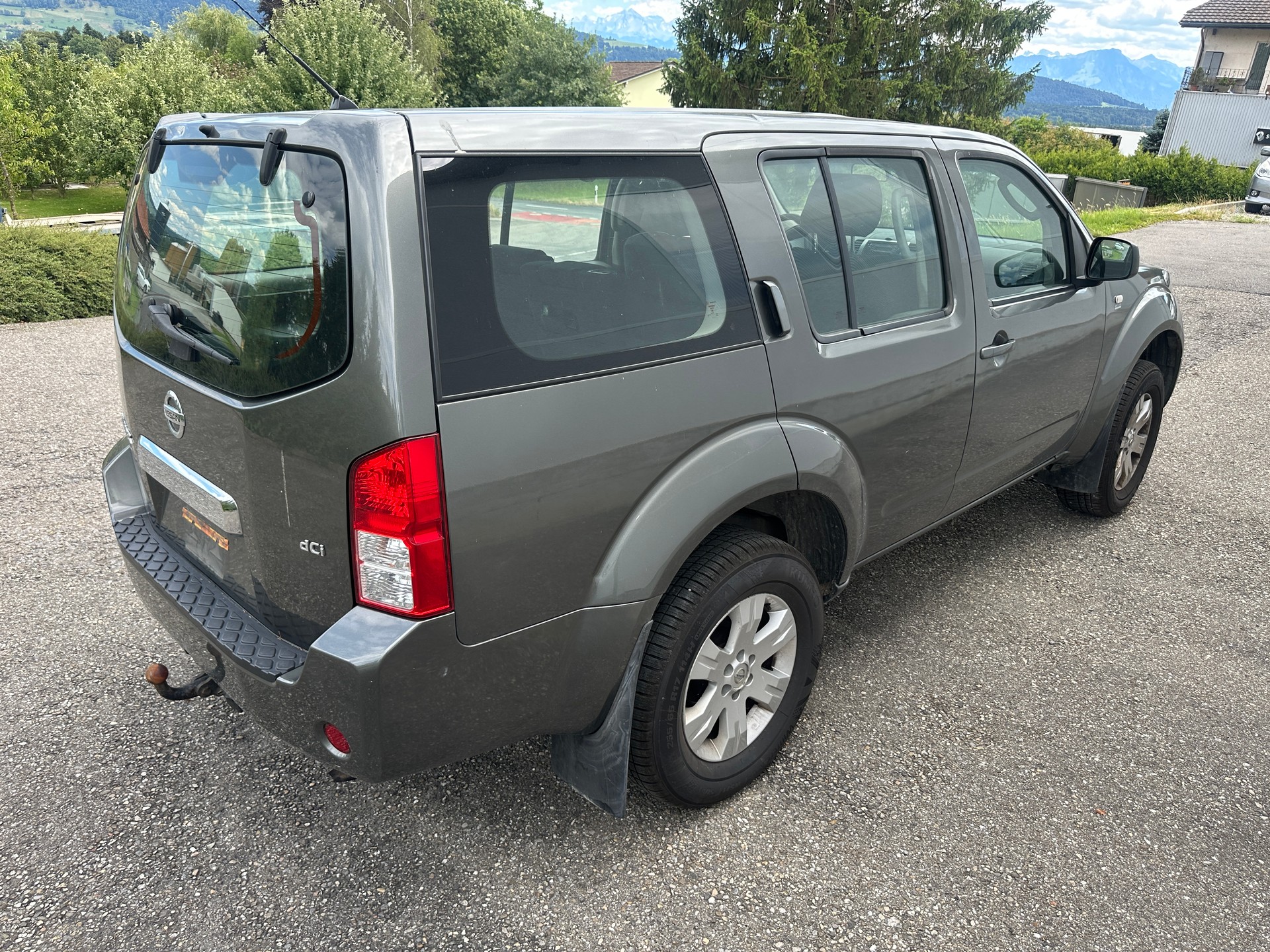NISSAN Pathfinder 2.5 dCi XE-image-2
