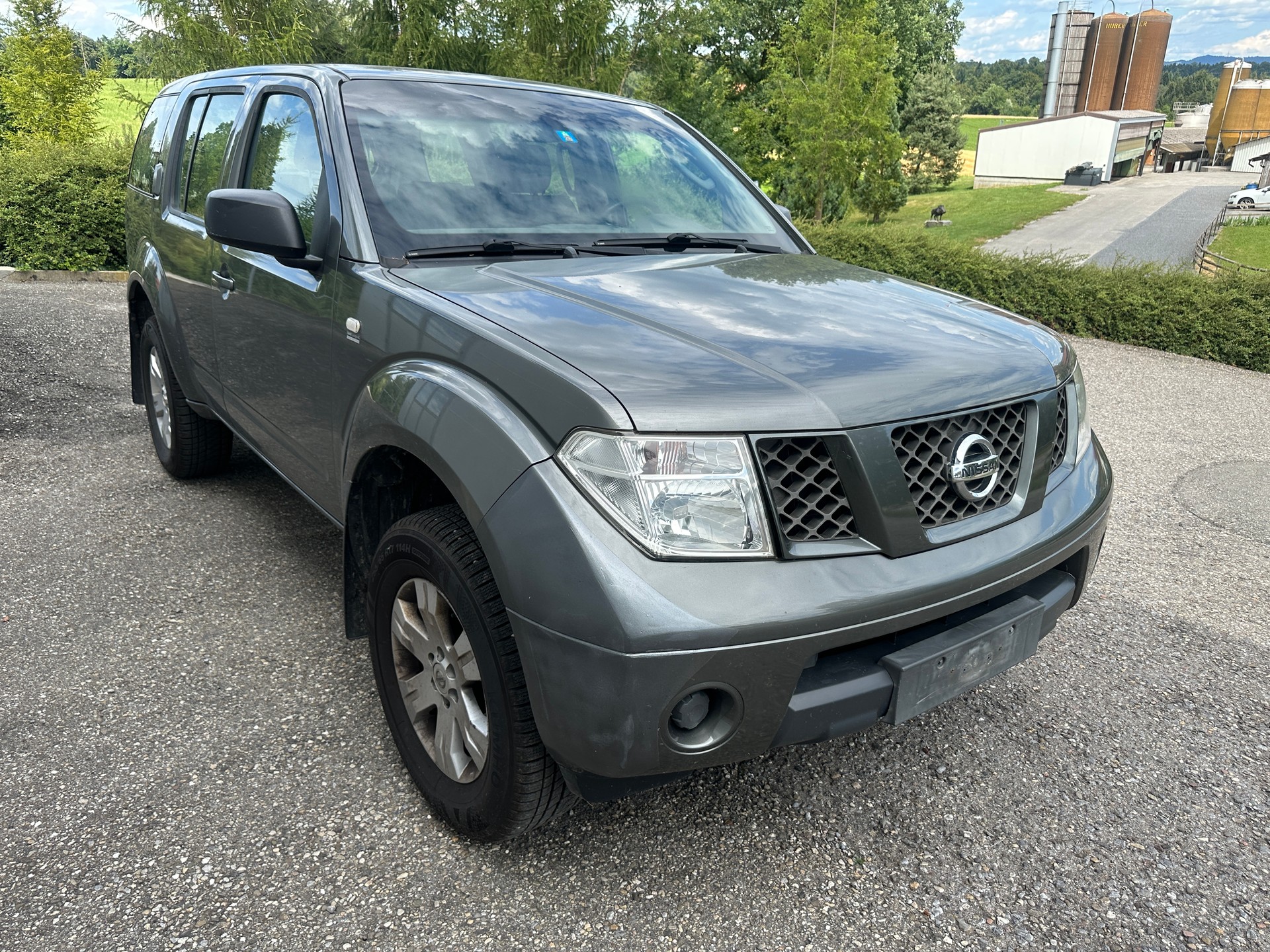 NISSAN Pathfinder 2.5 dCi XE-image-1