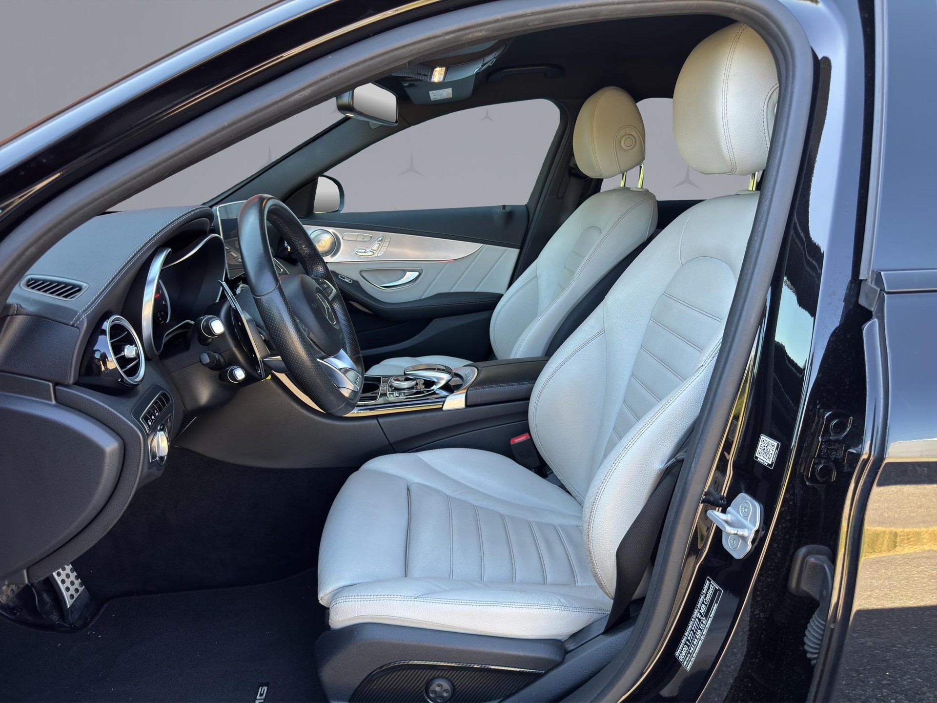 MERCEDES-BENZ C 250 AMG Line-image-9