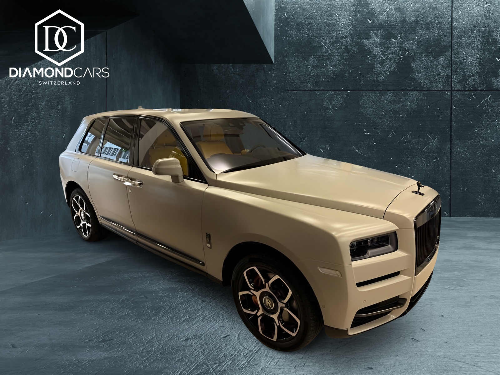 ROLLS-ROYCE Cullinan 6.7 V12 Black Badge *Signature*Mansory Weehls 24"*-showroom-element-1