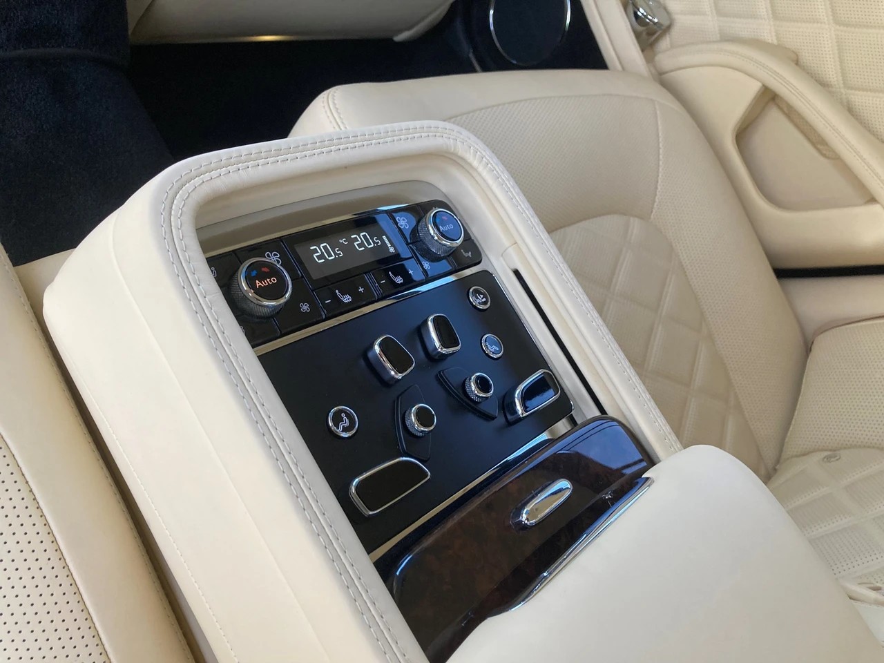 BENTLEY Mulsanne Speed-image-13