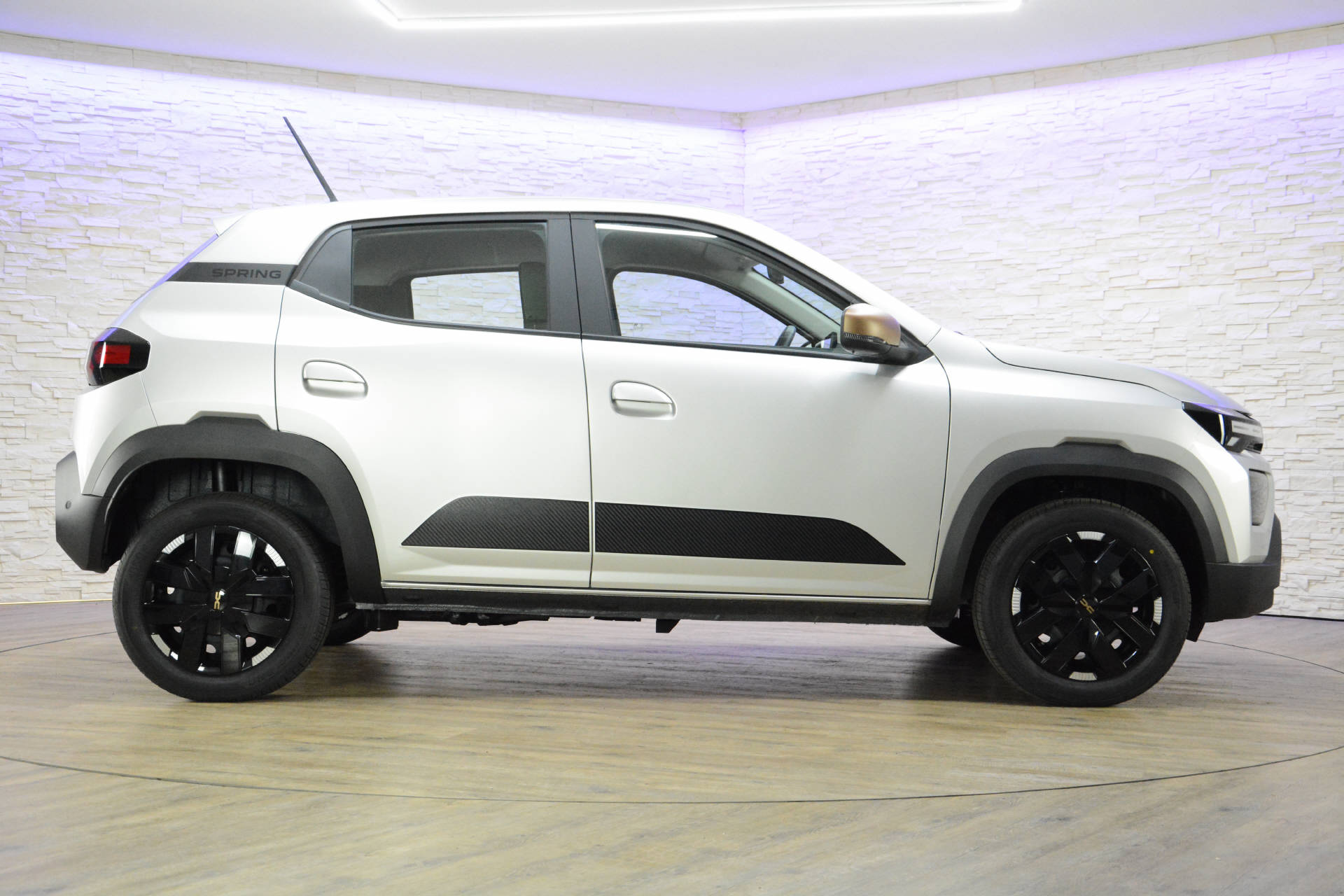 DACIA Spring Extreme-showroom-element-3