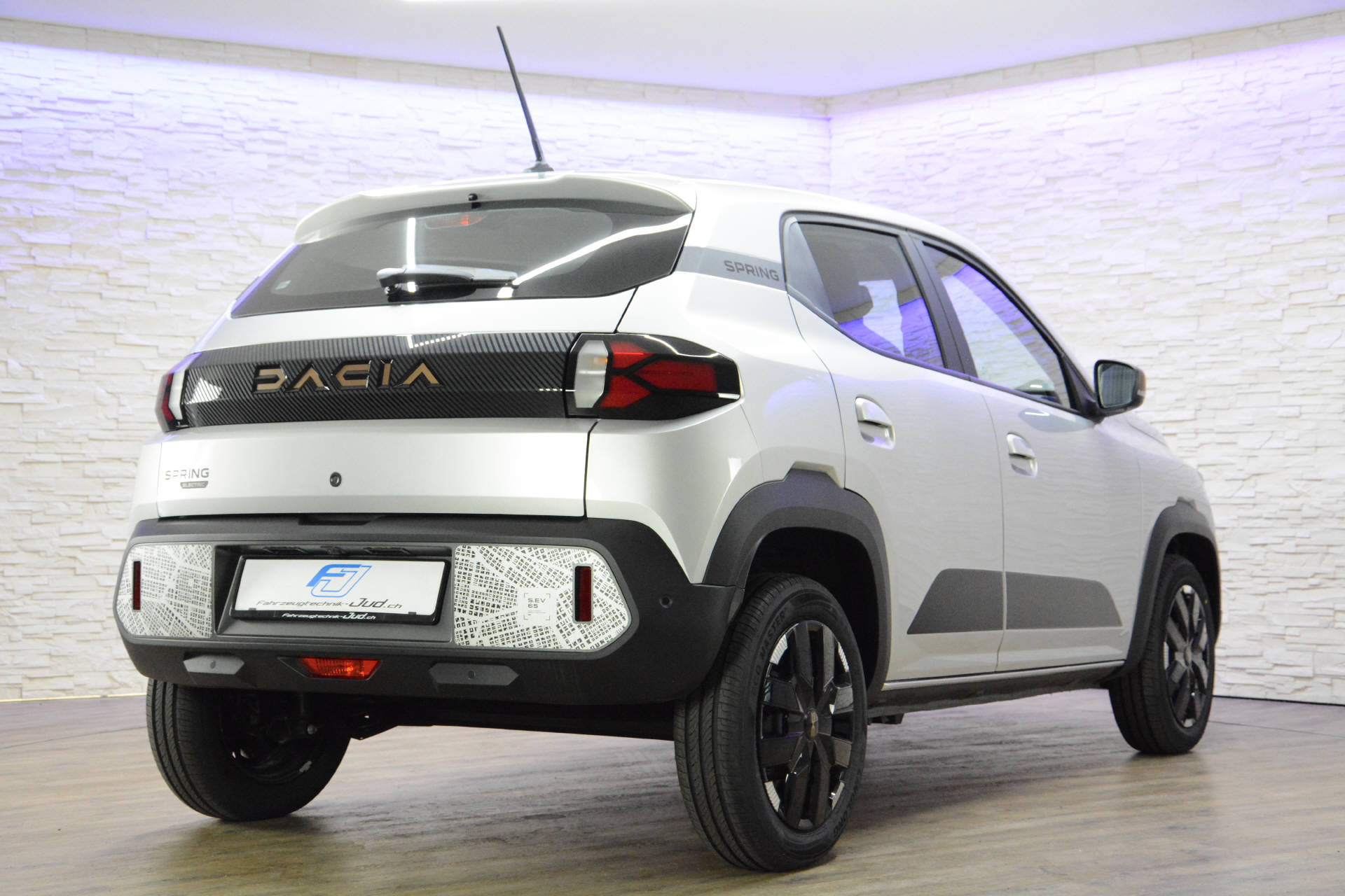 DACIA Spring Extreme-image-4