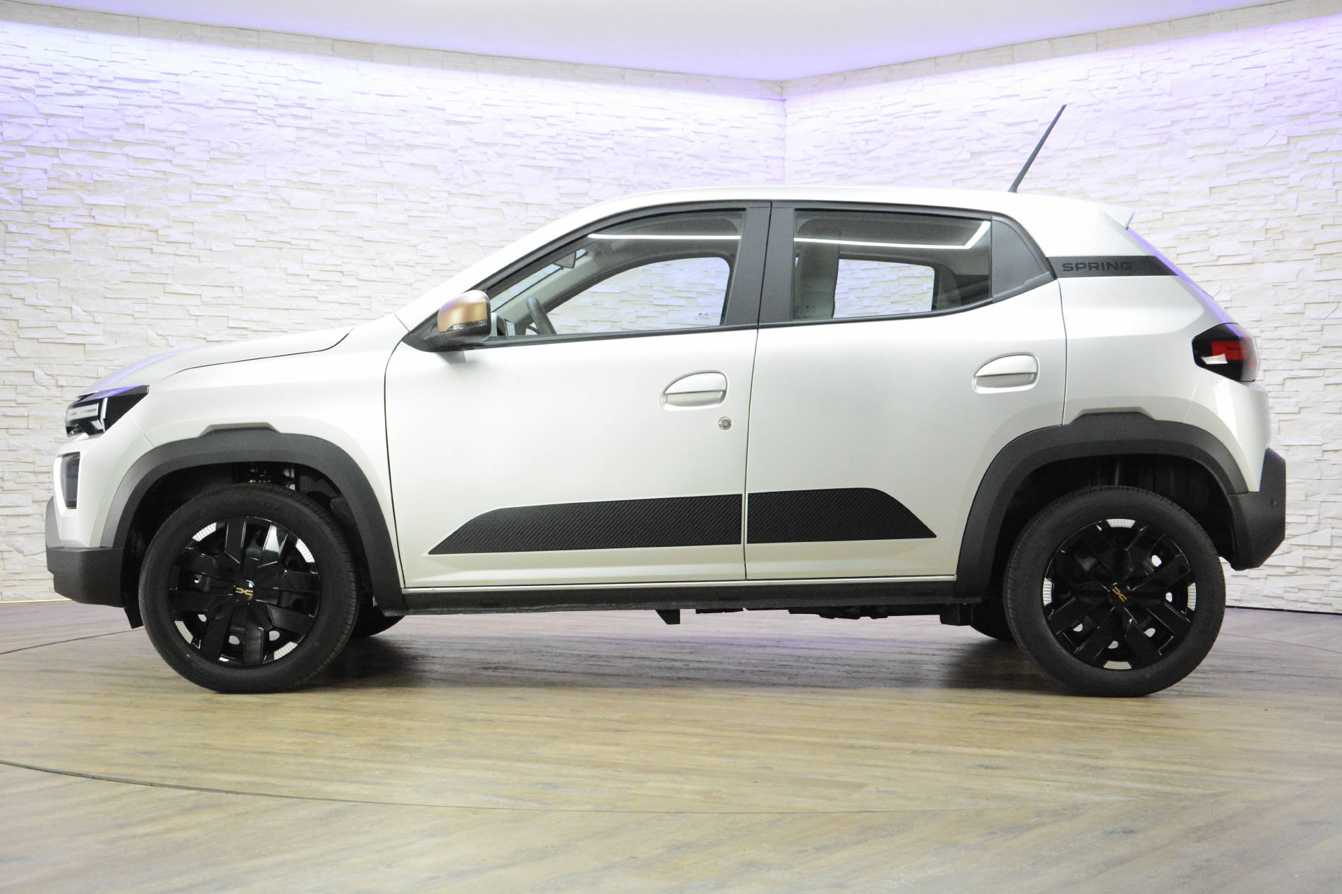 DACIA Spring Extreme-showroom-element-2