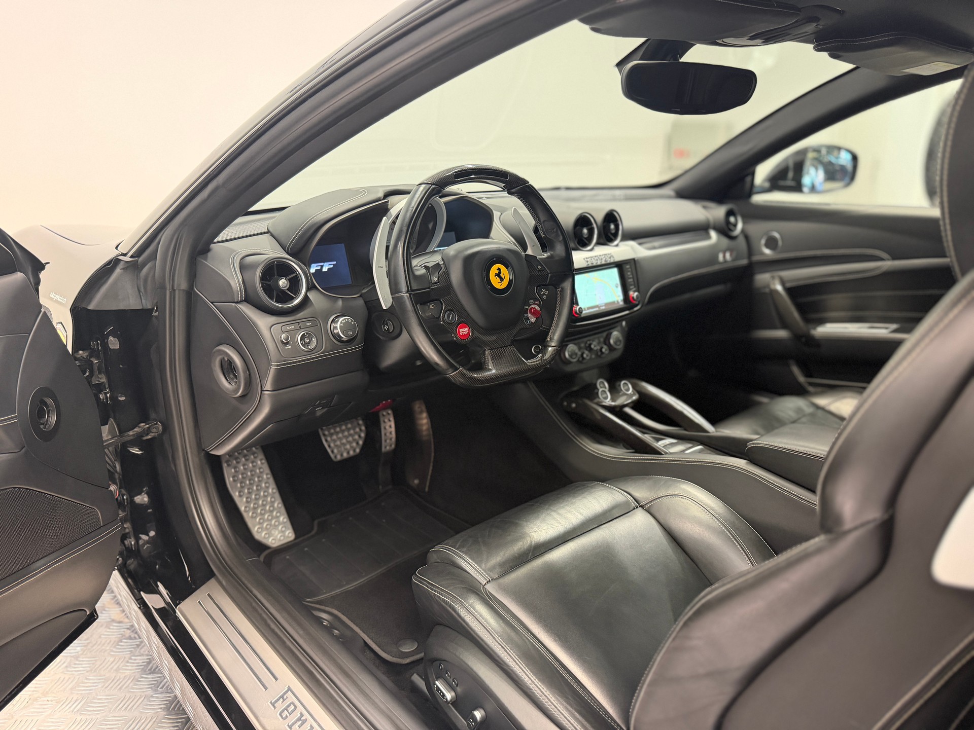 FERRARI FF-image-9