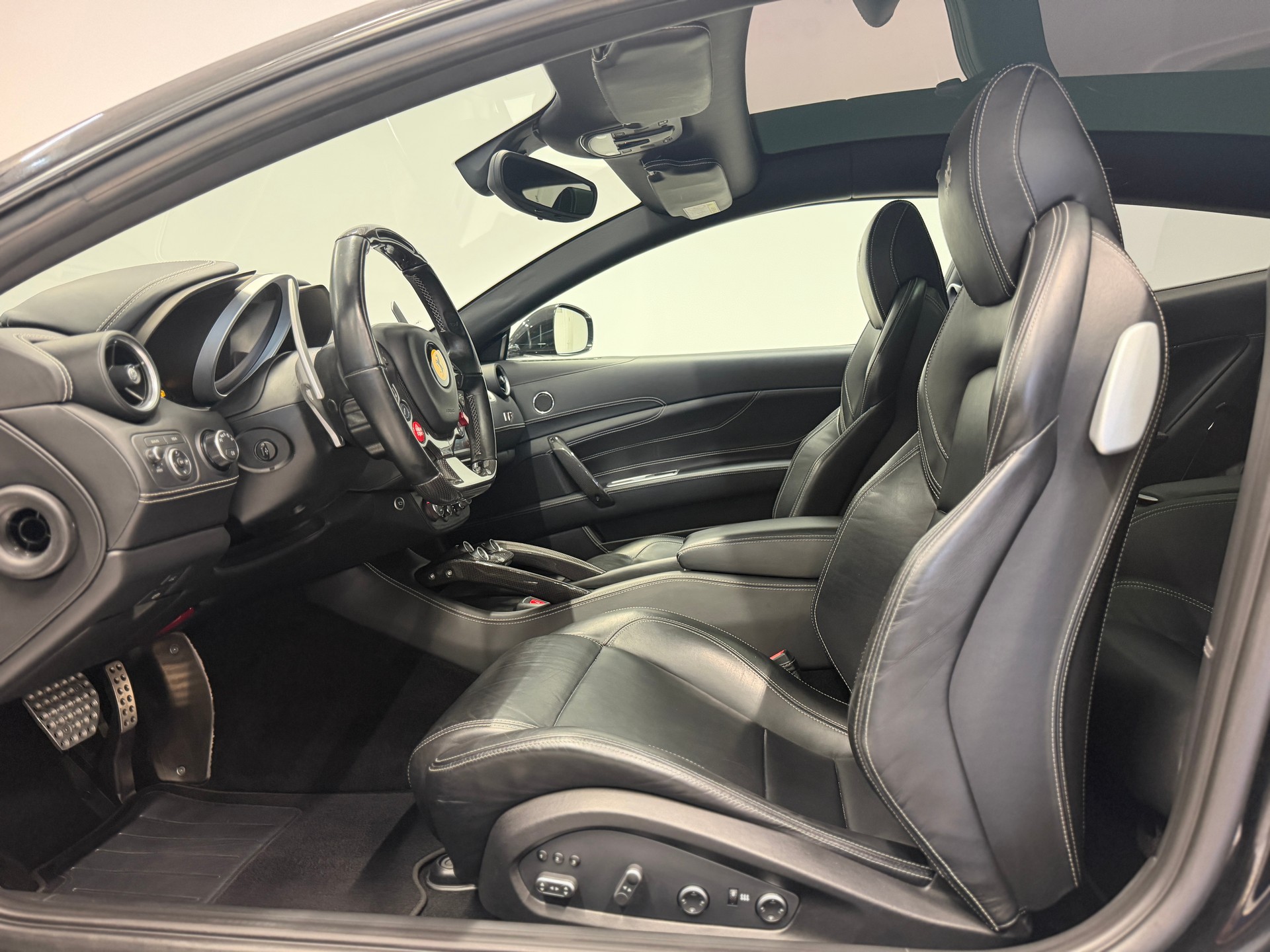 FERRARI FF-image-13