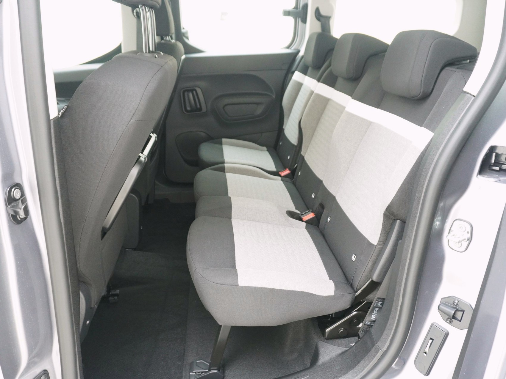 CITROEN Berlingo XL 1.5 BlueHDi 130 Plus-image-12