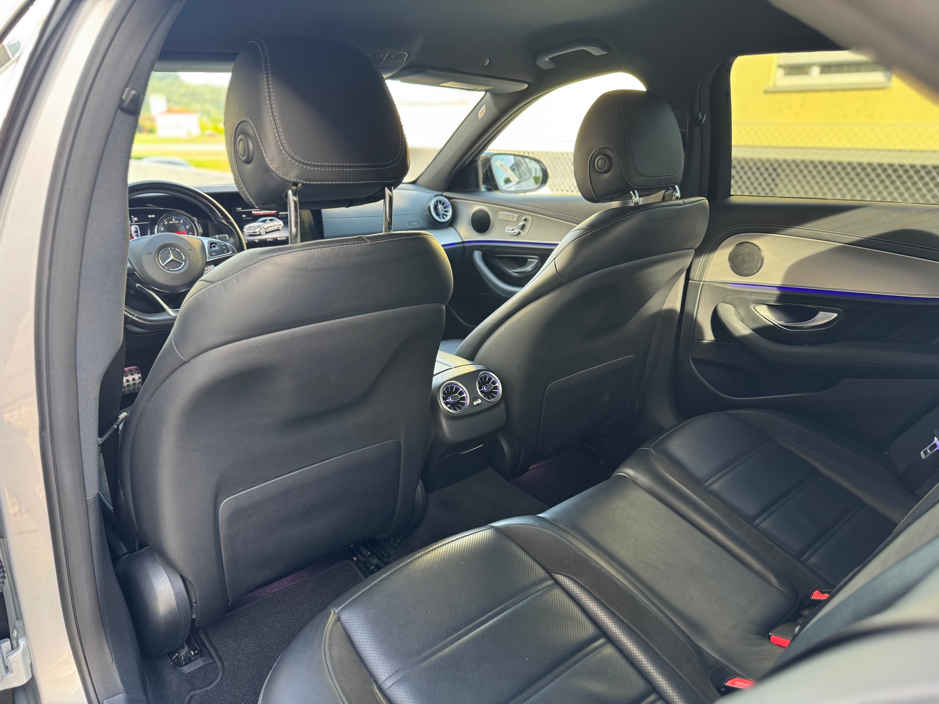 MERCEDES-BENZ E 43 AMG 4Matic 9G-Tronic-image-17