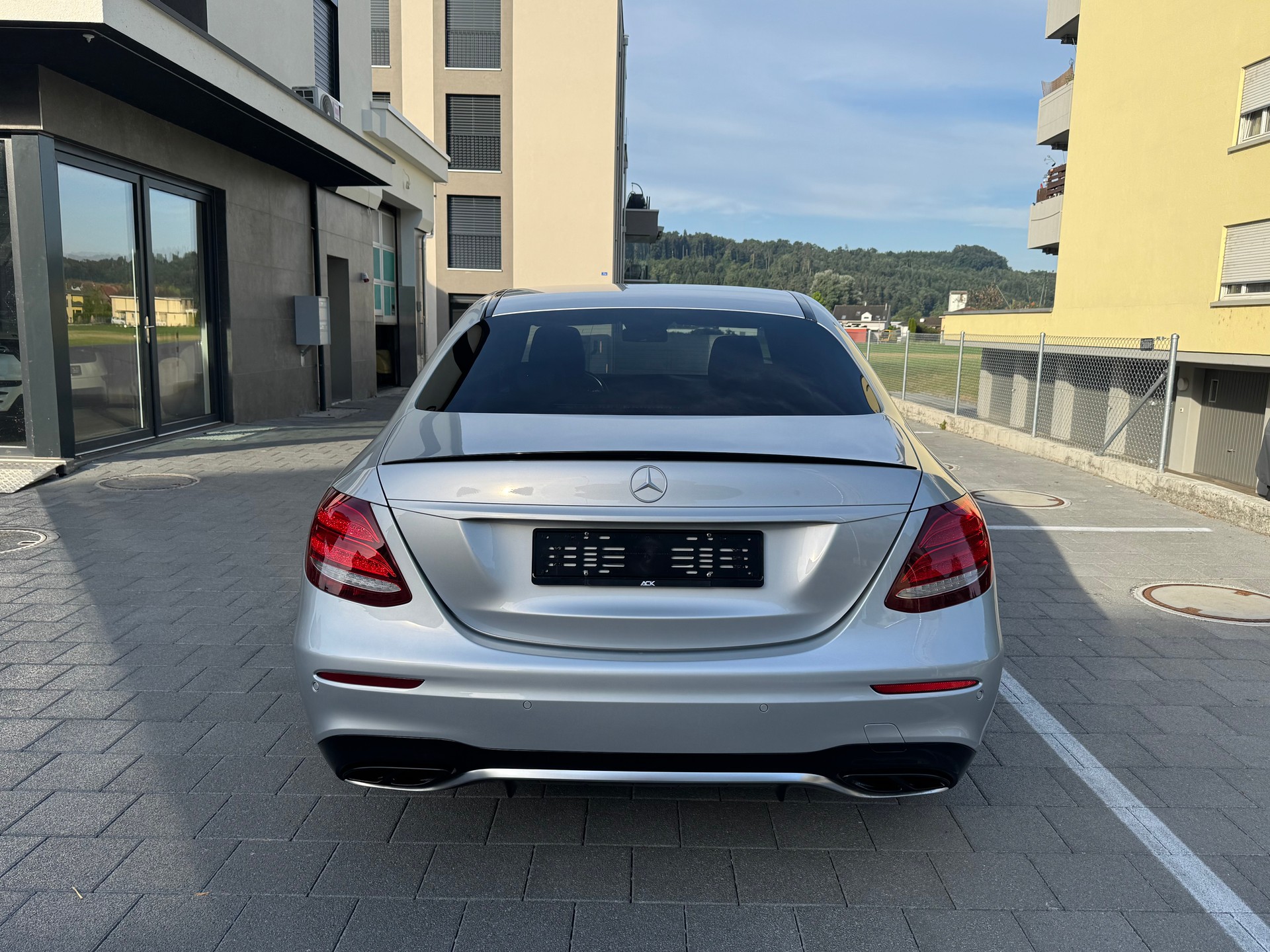 MERCEDES-BENZ E 43 AMG 4Matic 9G-Tronic-showroom-element-3