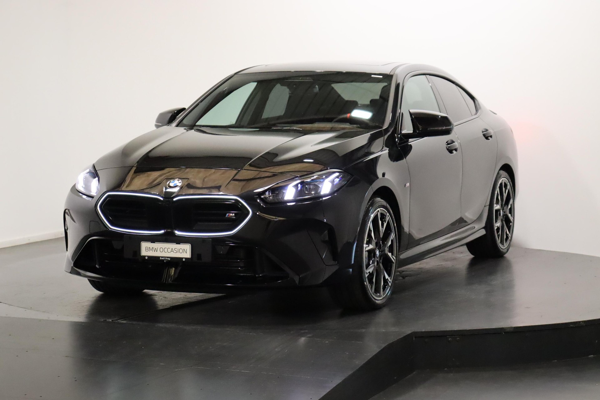 BMW M235i xDrive Gran Coupé-image-12