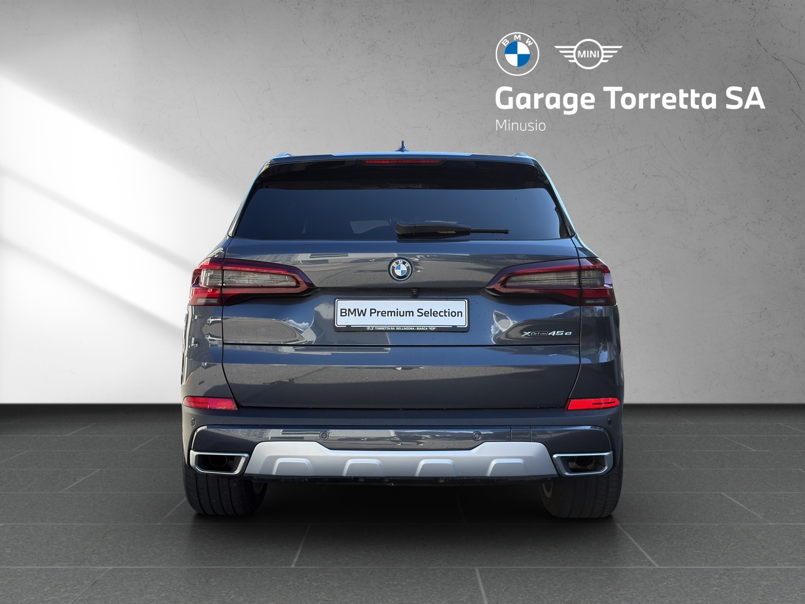 BMW X5 xDrive45e xLine Steptronic-showroom-element-3