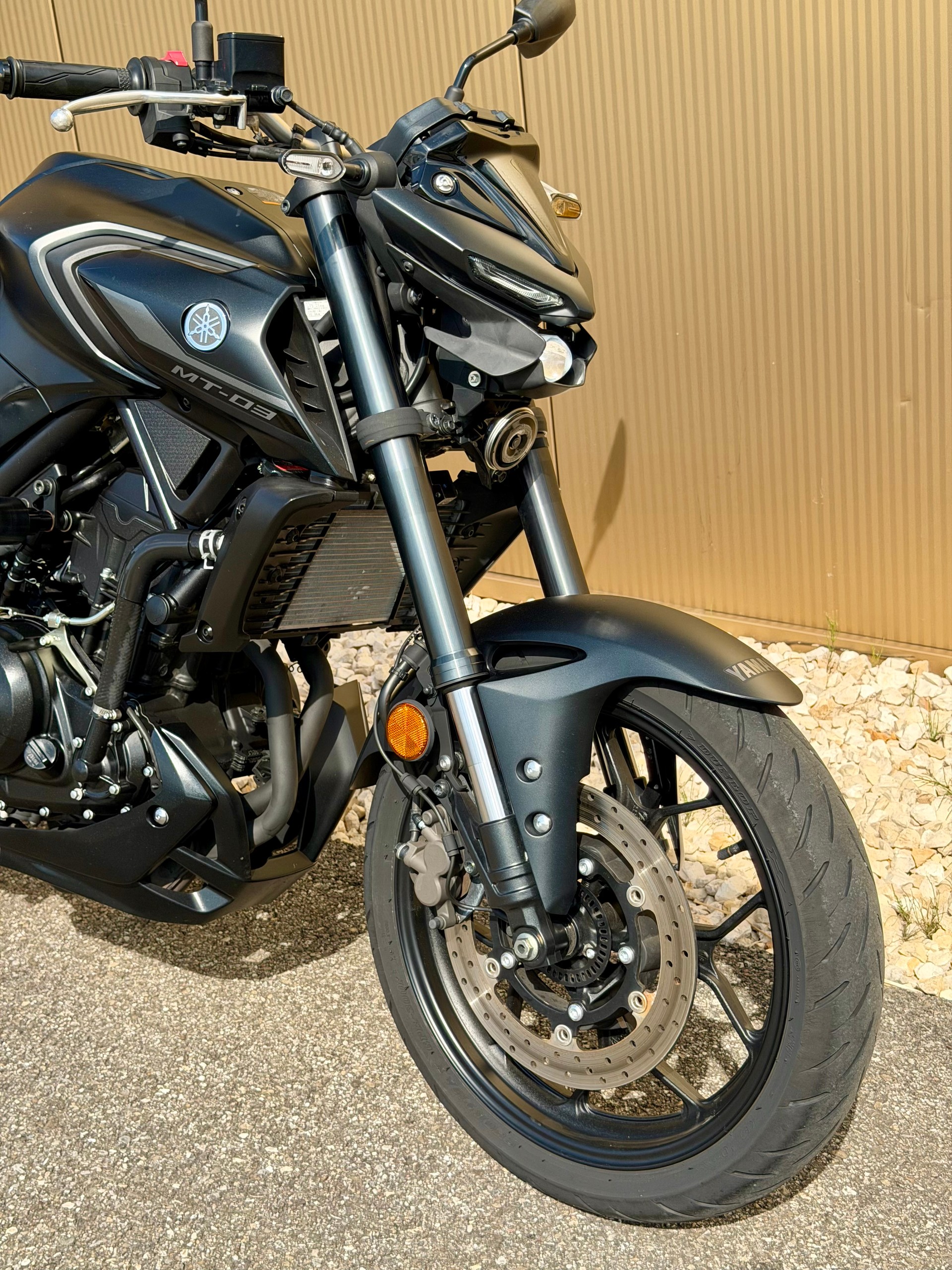 YAMAHA MT-03 ABS-showroom-element-1