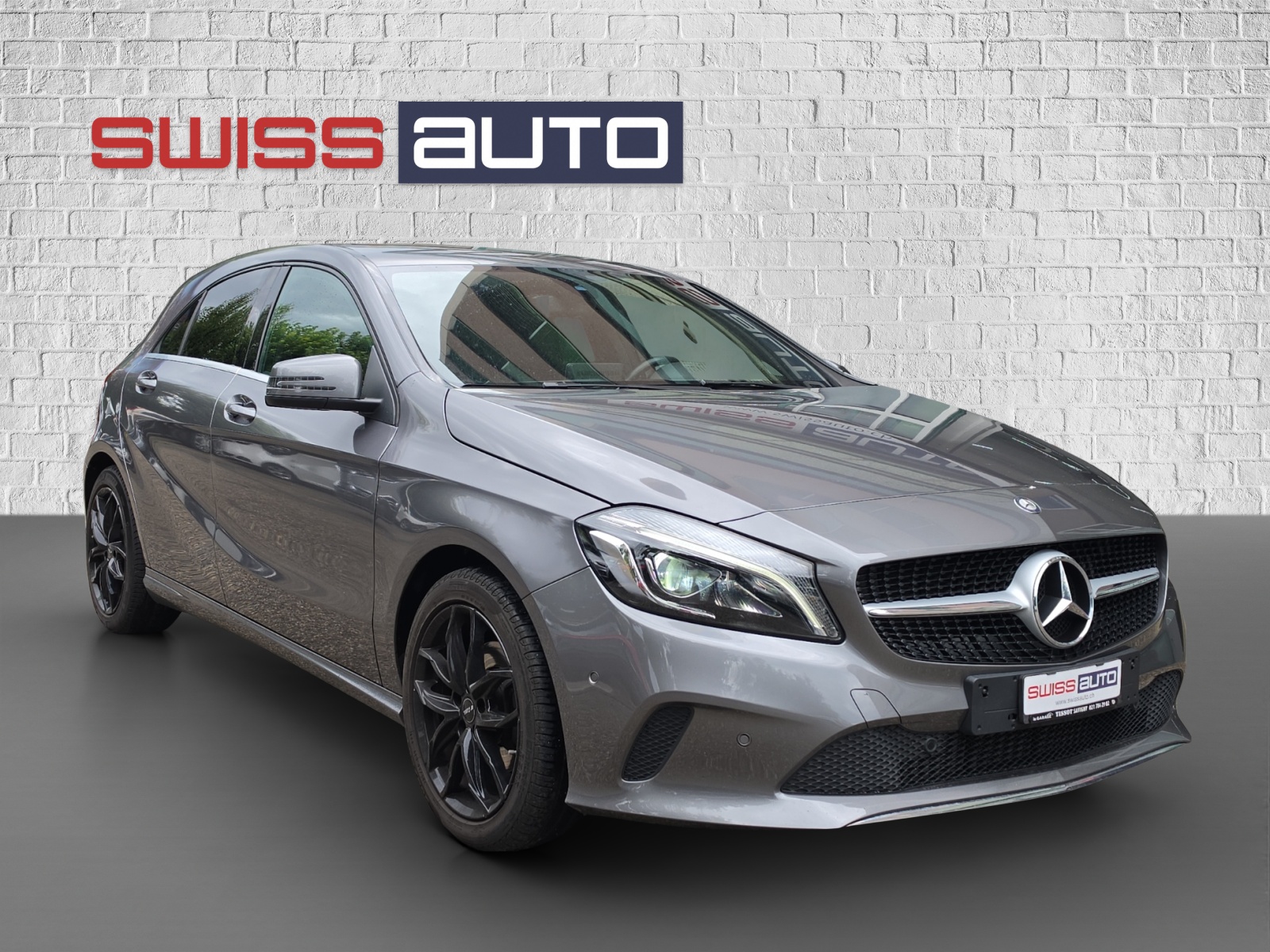 MERCEDES-BENZ A 180 Urban 7G-DCT-showroom-element-2
