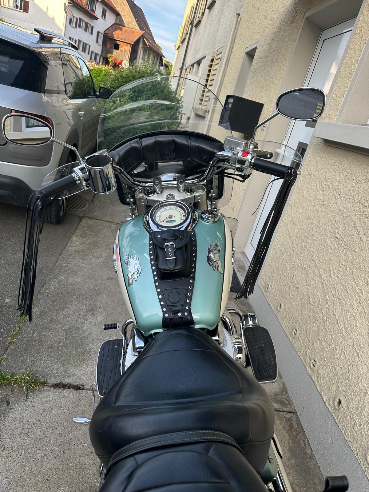 YAMAHA XVZ 1300 A Royal Star-image-2