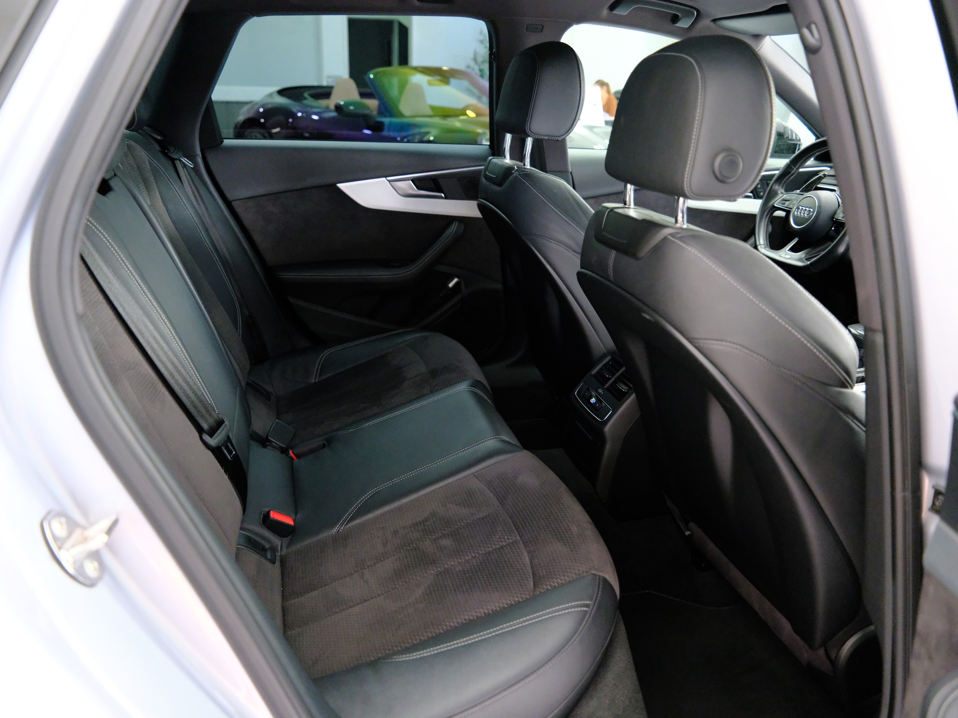 AUDI S4 Avant 3.0 TFSI quattro tiptronic *SITZHEIZUNG* *RÜCKFAHRKAMERA*-image-22