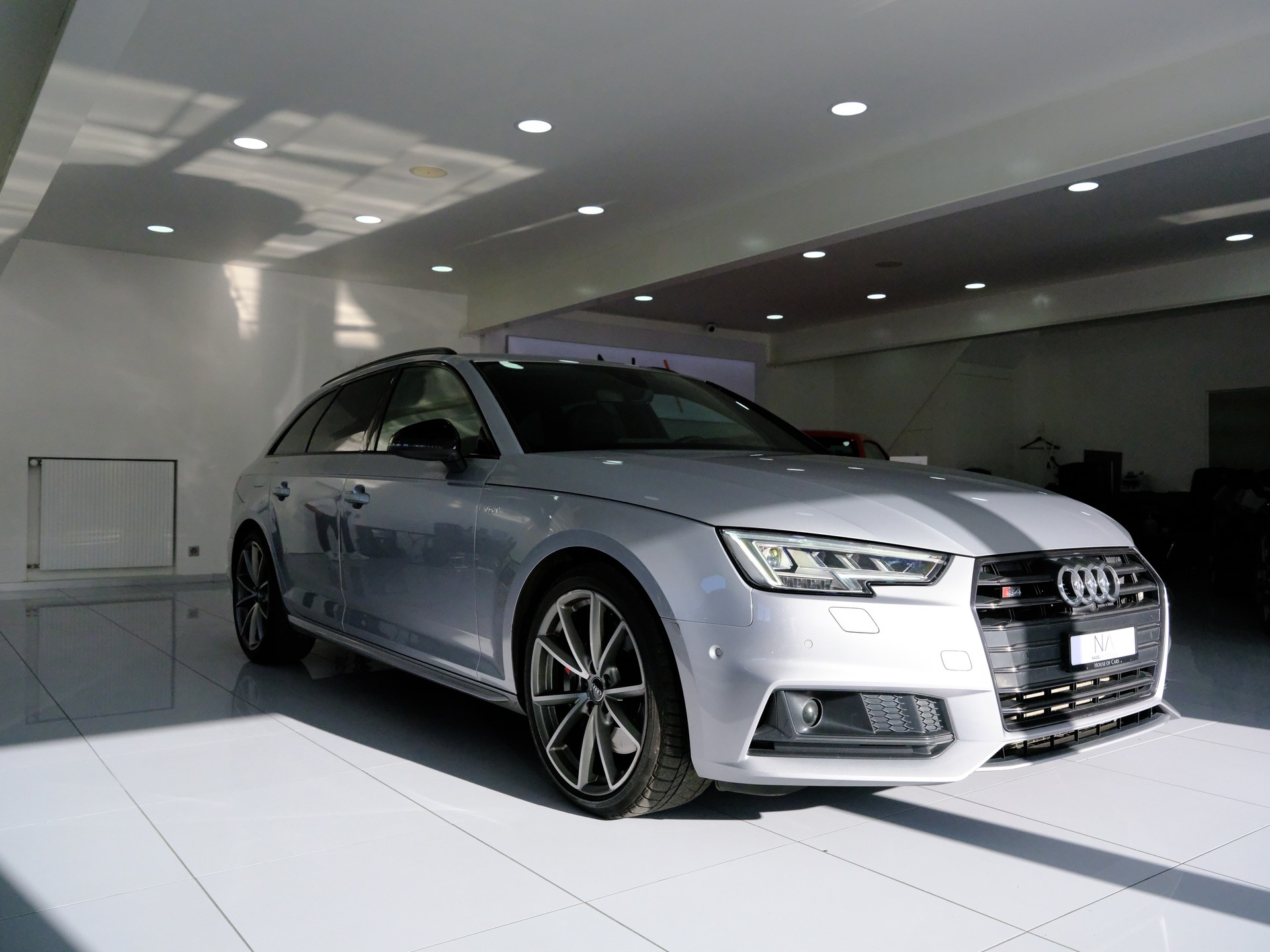 AUDI S4 Avant 3.0 TFSI quattro tiptronic *SITZHEIZUNG* *RÜCKFAHRKAMERA*-showroom-element-1